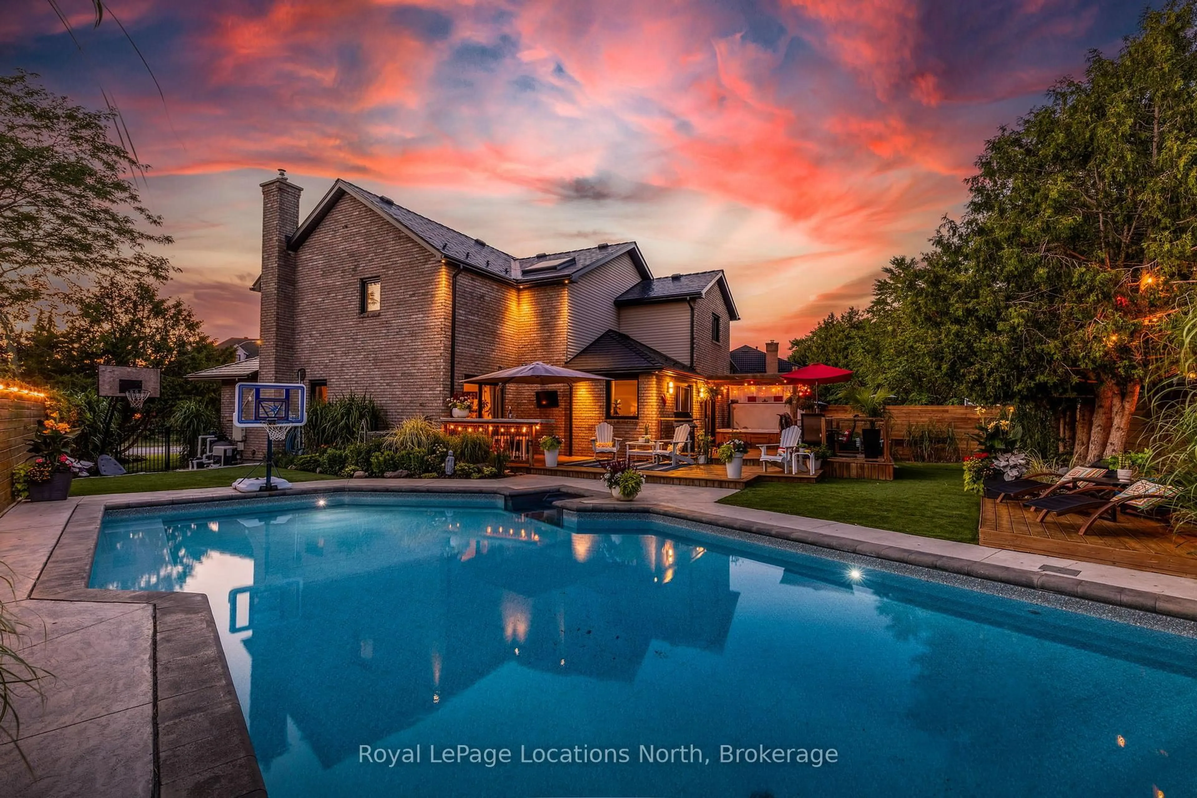 Pool for 8 Burnside Crt, Collingwood Ontario L9Y 4R7