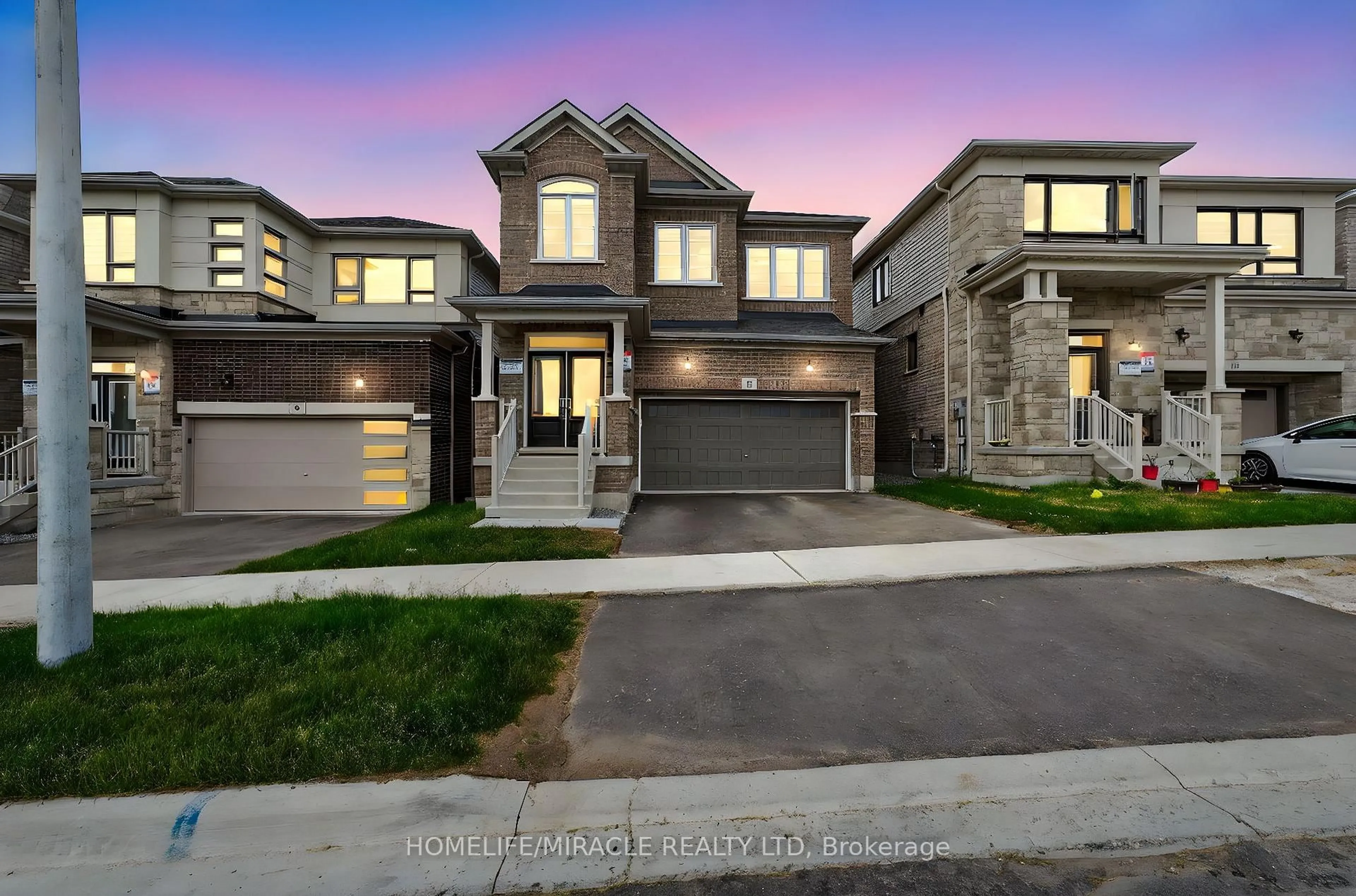 Home with brick exterior material, street for 11 Phoenix Blvd, Barrie Ontario L9S 2Z4