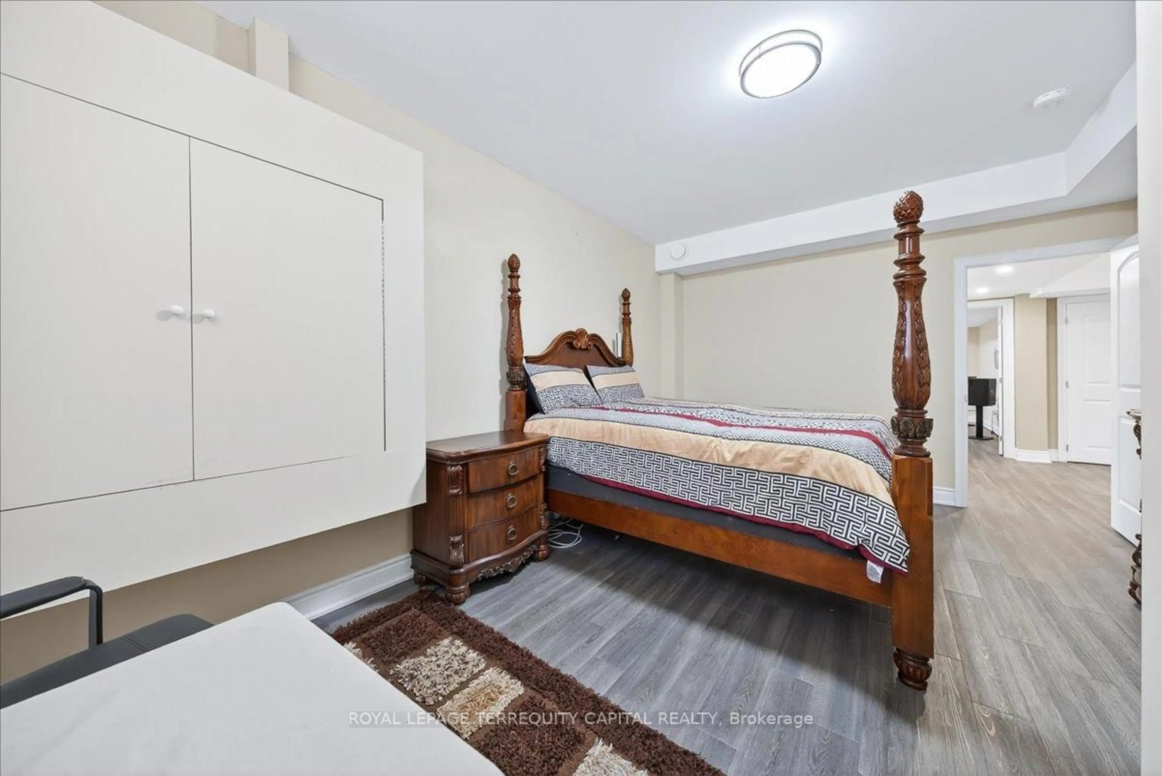 Bedroom with bed, unknown for 30 Indianola Cres, Wasaga Beach Ontario L9Z 2W3
