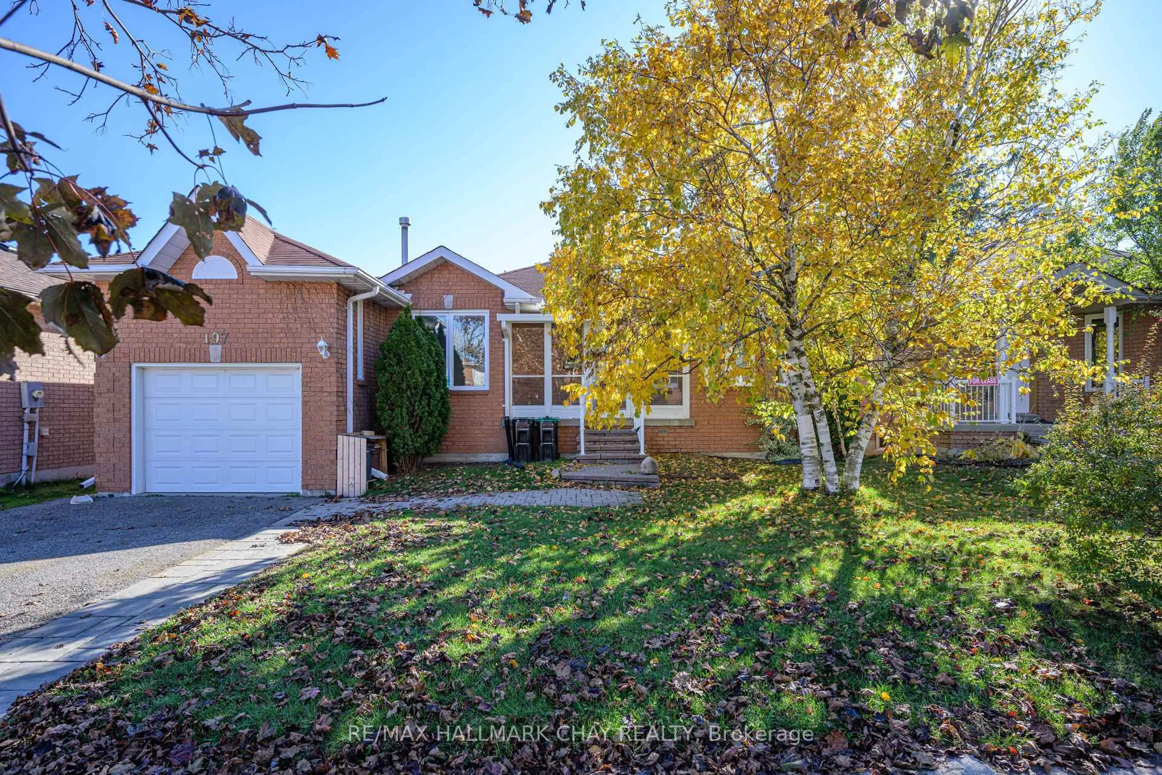 Home with brick exterior material, street for 197 Livingstone St, Barrie Ontario L4N 6Z9