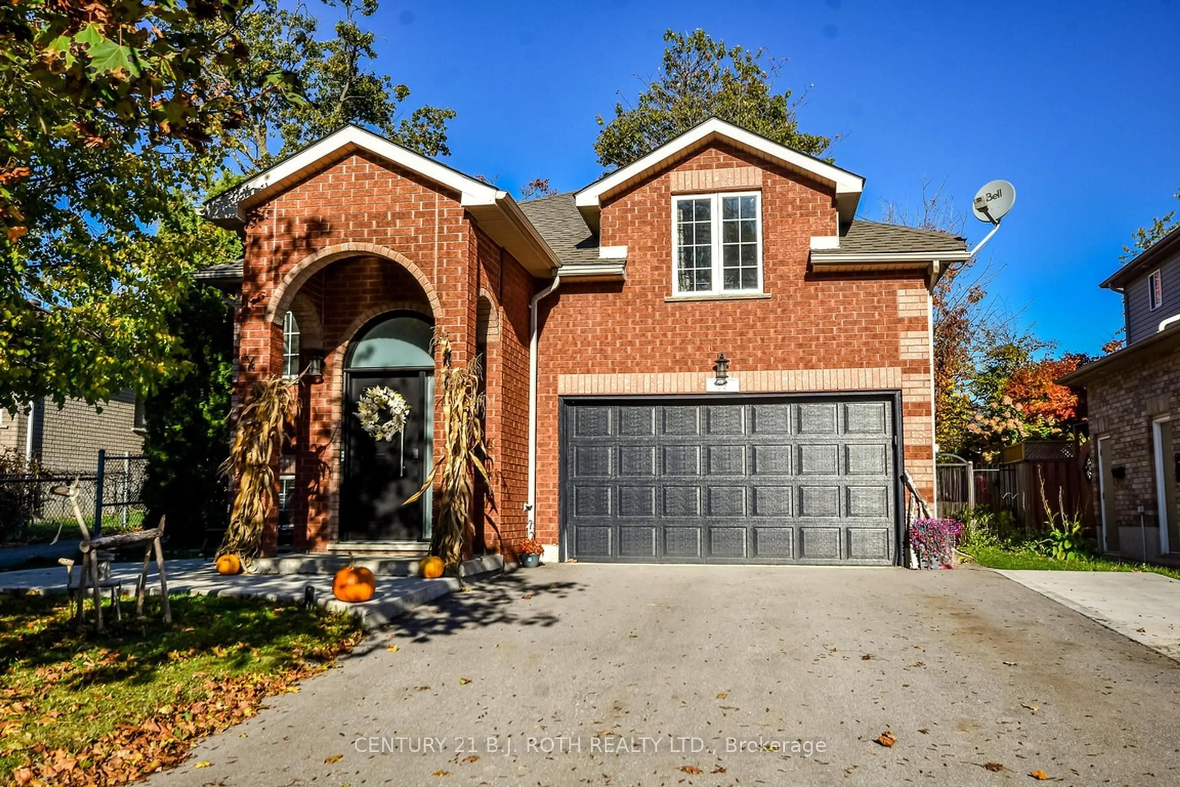 Home with brick exterior material, street for 56 Monique Cres, Barrie Ontario L4M 6Y4