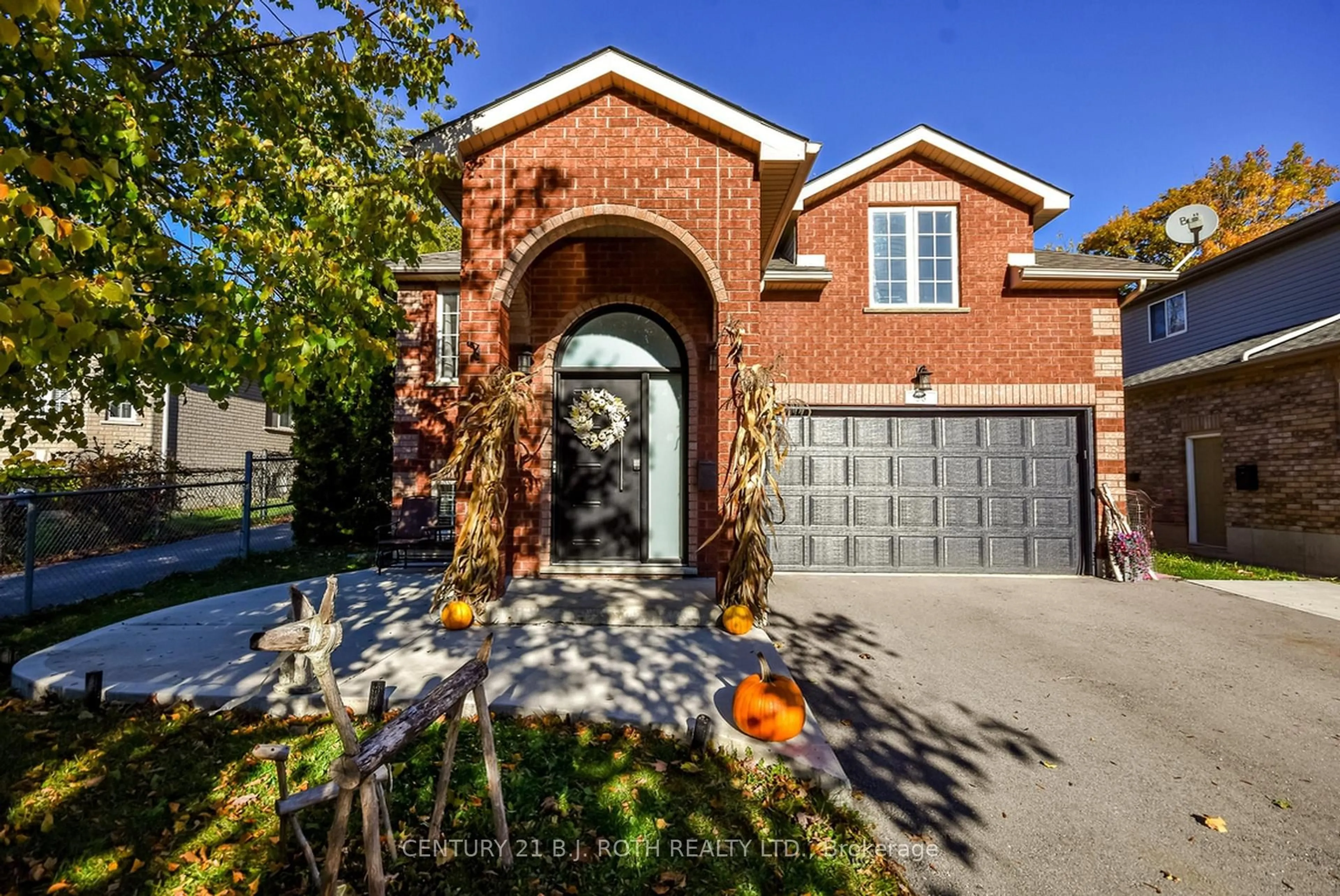 Home with brick exterior material, street for 56 Monique Cres, Barrie Ontario L4M 6Y4