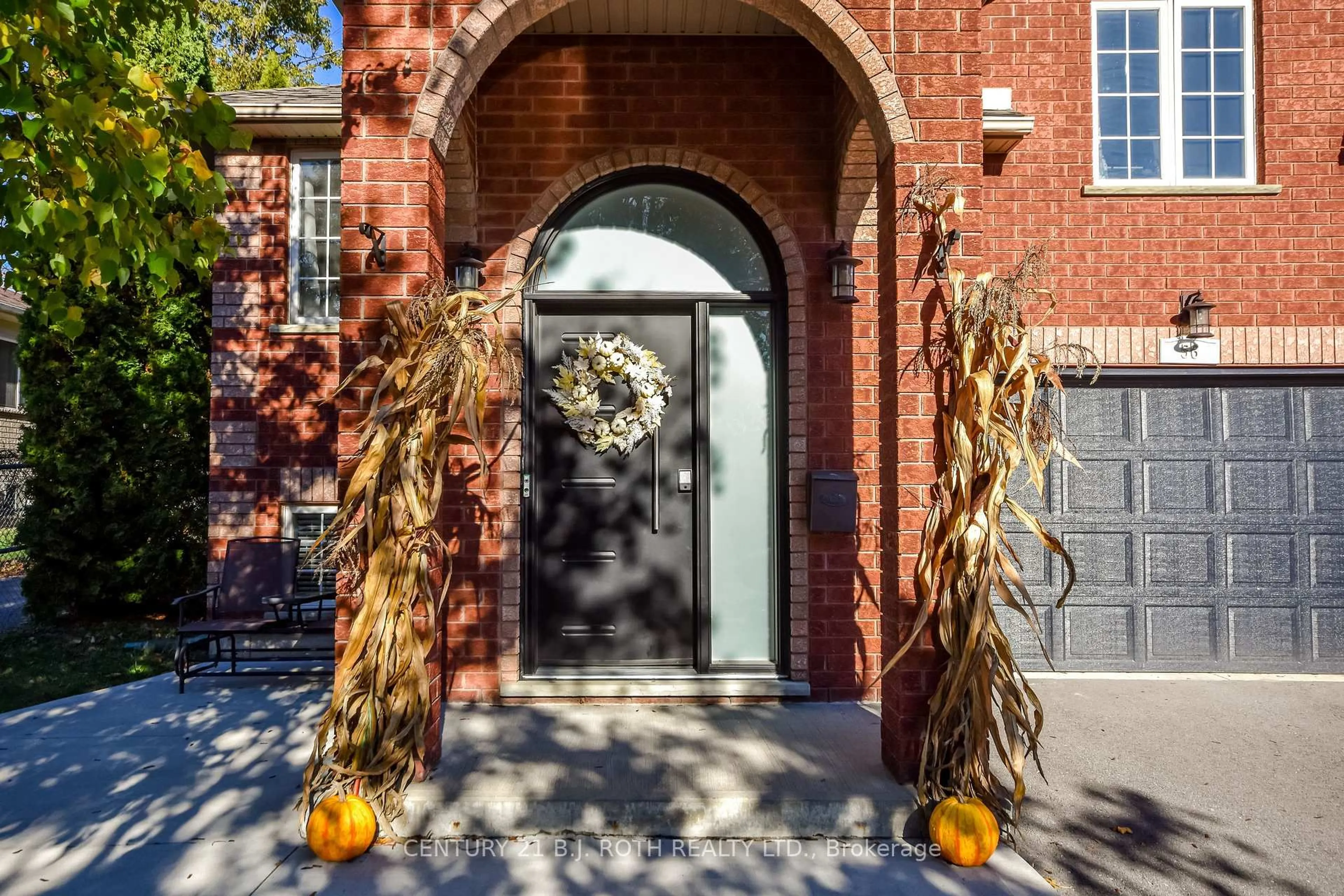 Unknown for 56 Monique Cres, Barrie Ontario L4M 6Y4