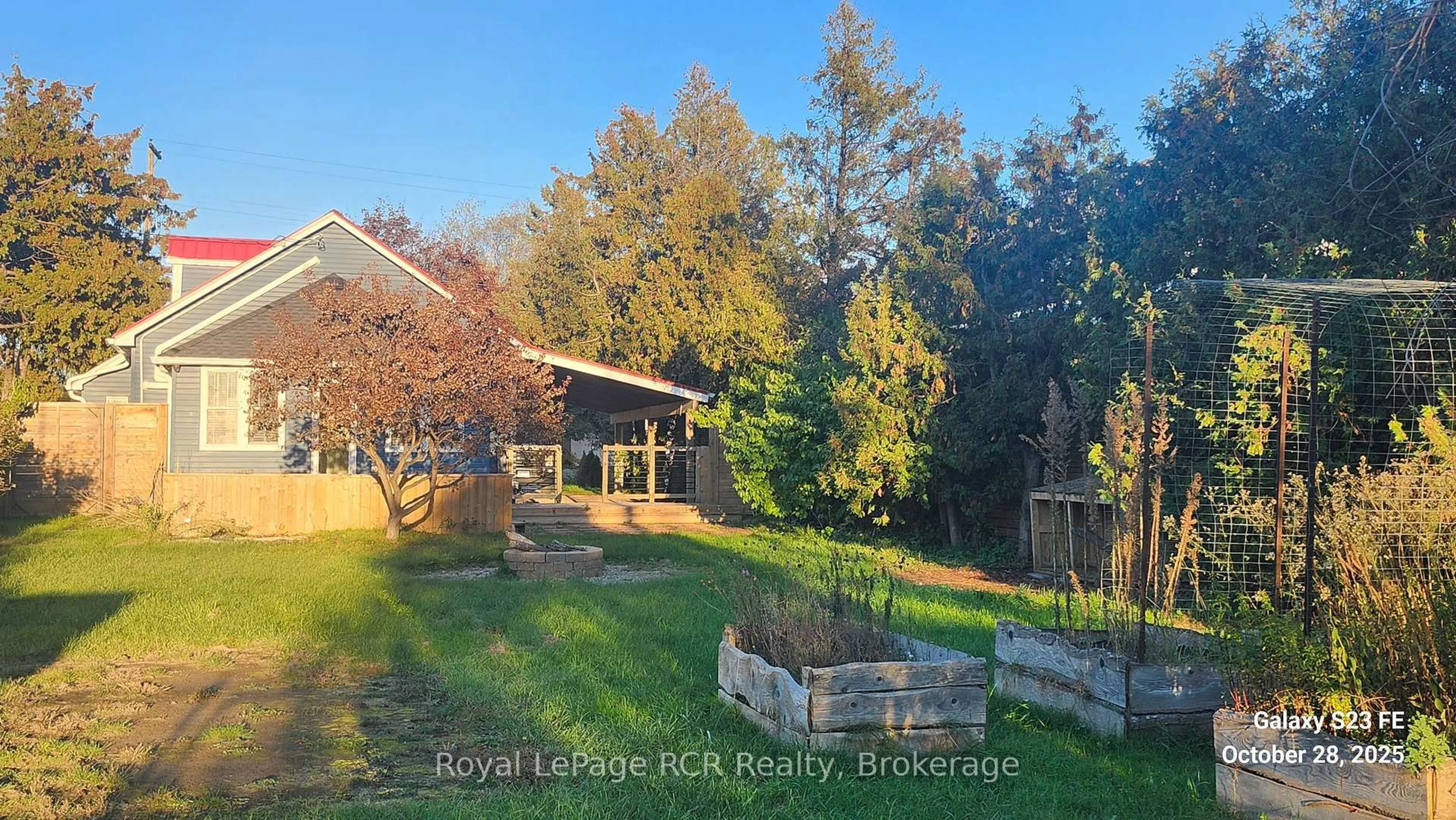 A pic from outside/outdoor area/front of a property/back of a property/a pic from drone, water/lake/river/ocean view for 80 Huron St, Collingwood Ontario L9Y 1C6