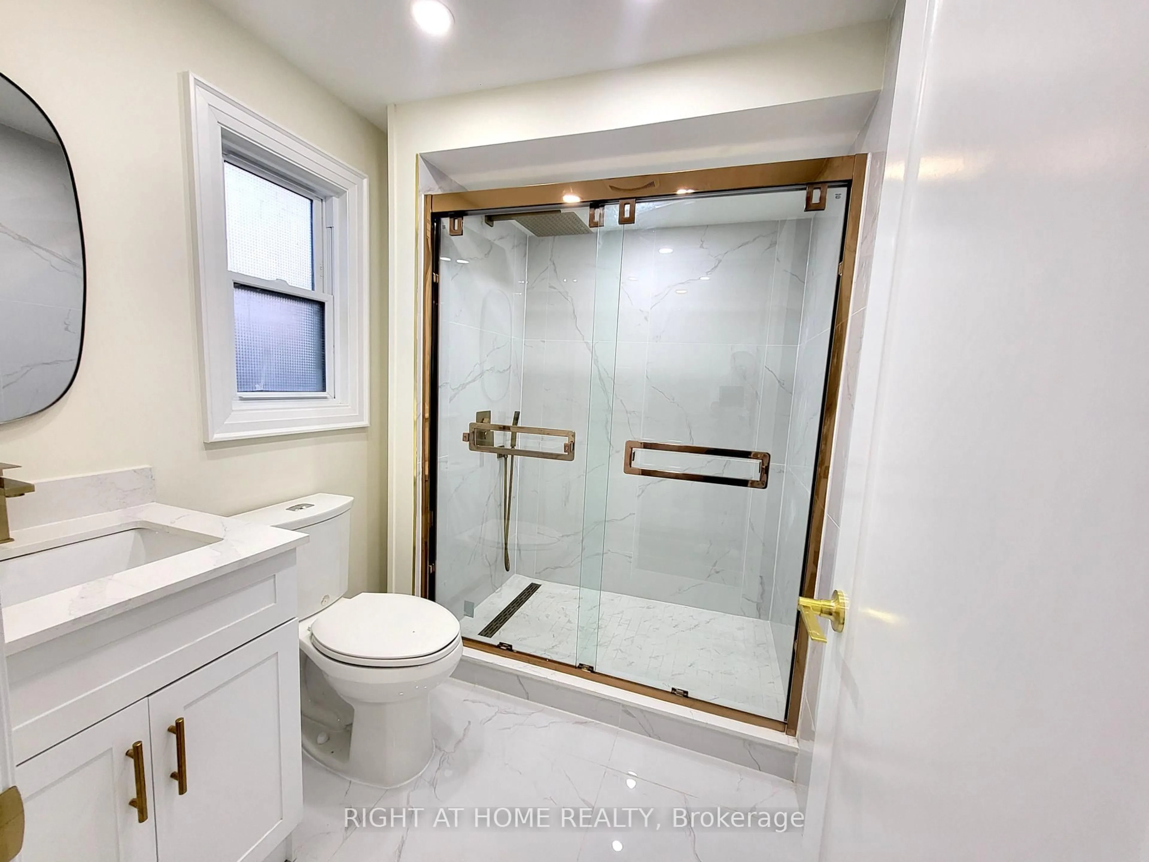 Standard bathroom, ceramic/tile floor for 247 Hickling Tr, Barrie Ontario L4M 5W9
