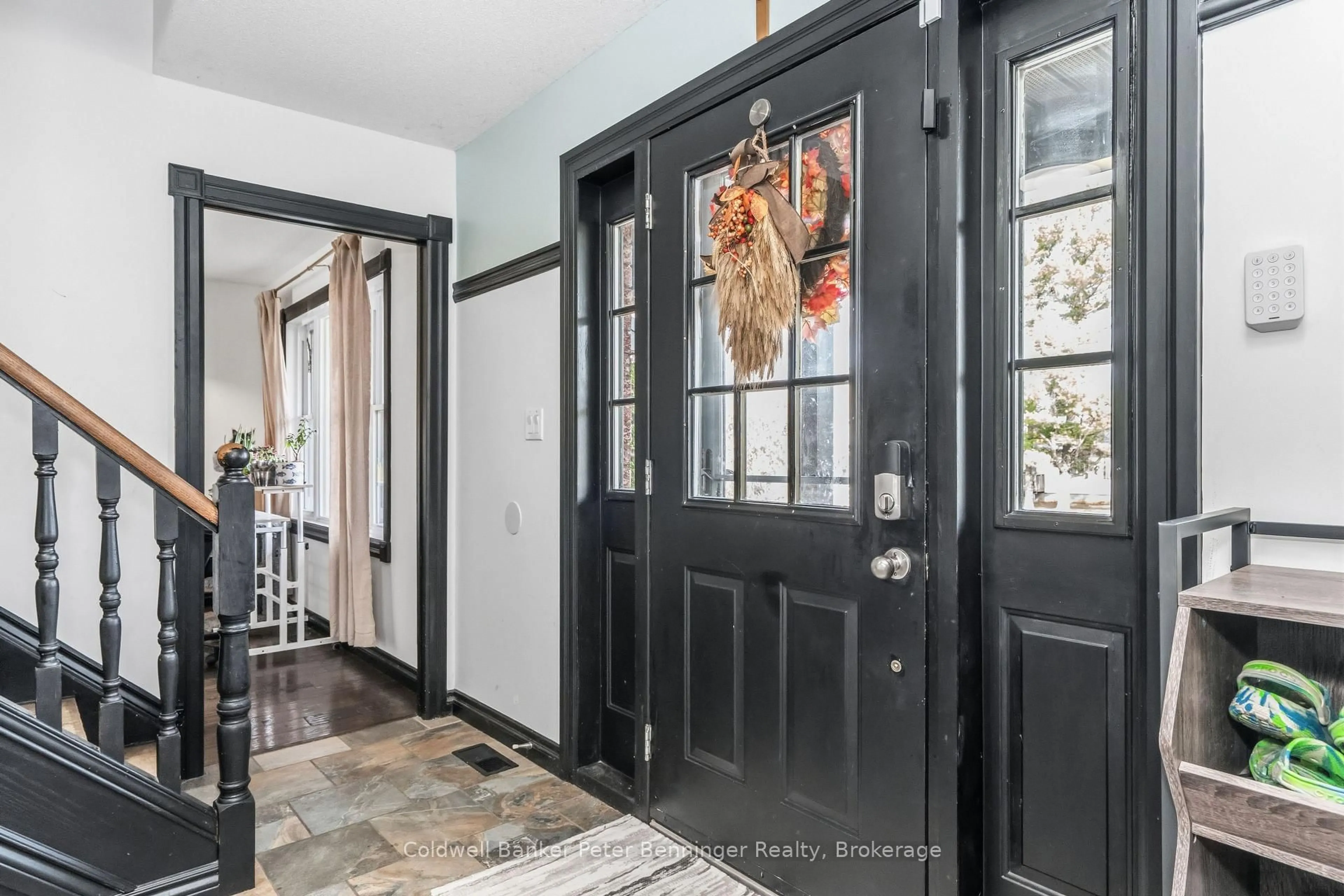 Indoor entryway for 34 Ash St, Tay Ontario L0K 2C0