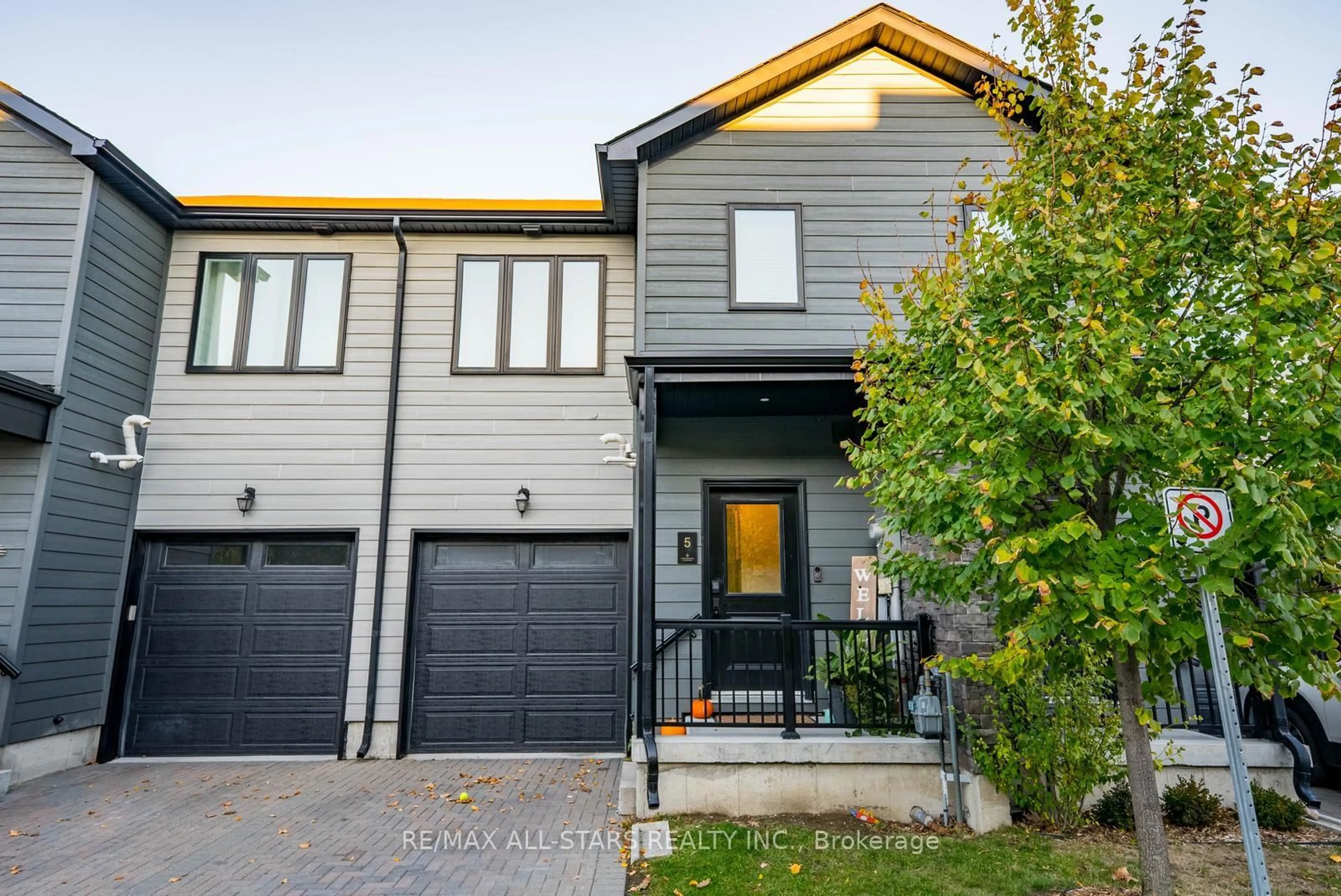 Home with brick exterior material, street for 5 Stonehart Lane #20, Barrie Ontario L4M 7E8