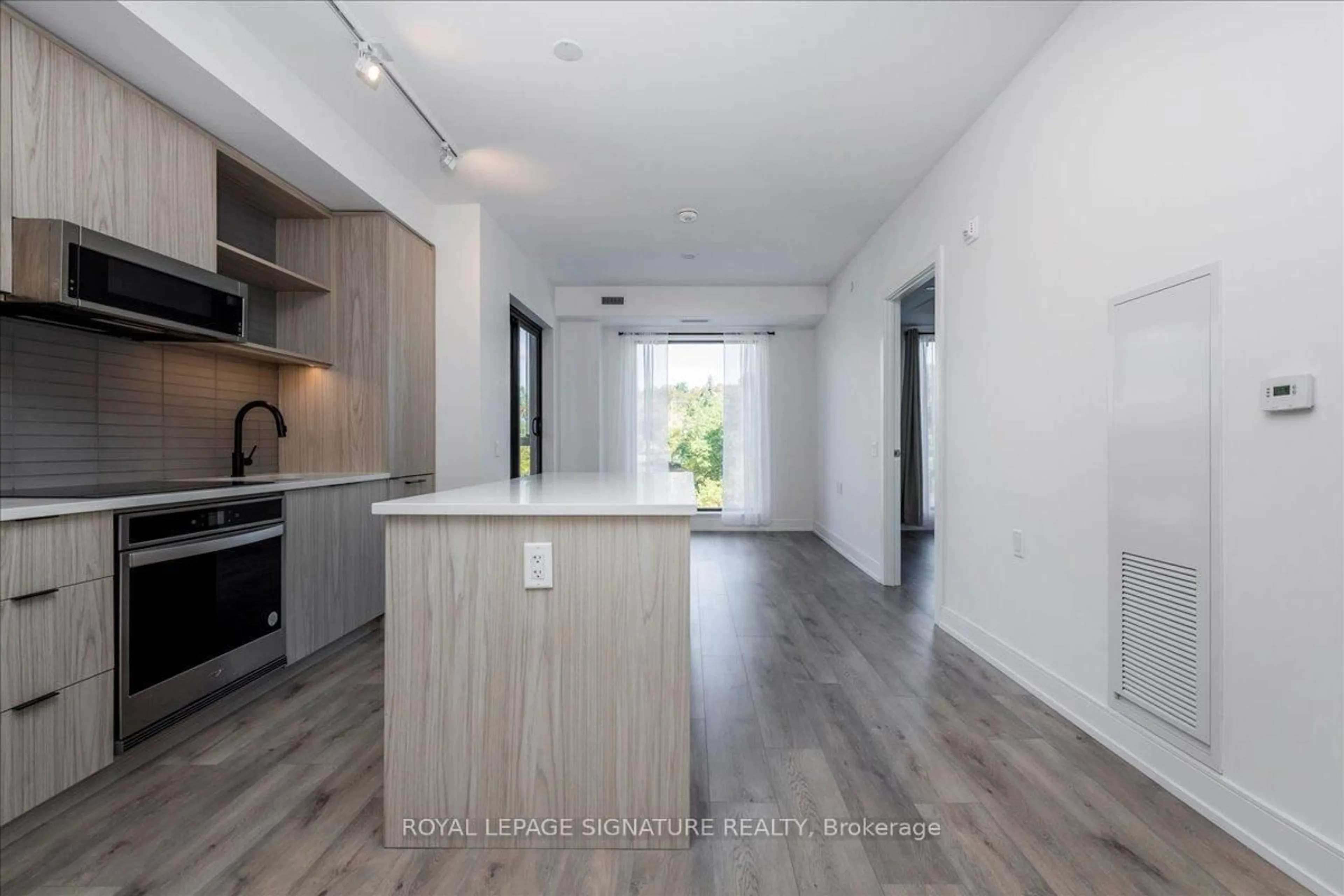 Open concept kitchen, unknown for 185 Dunlop St #517, Barrie Ontario L4M 0L7