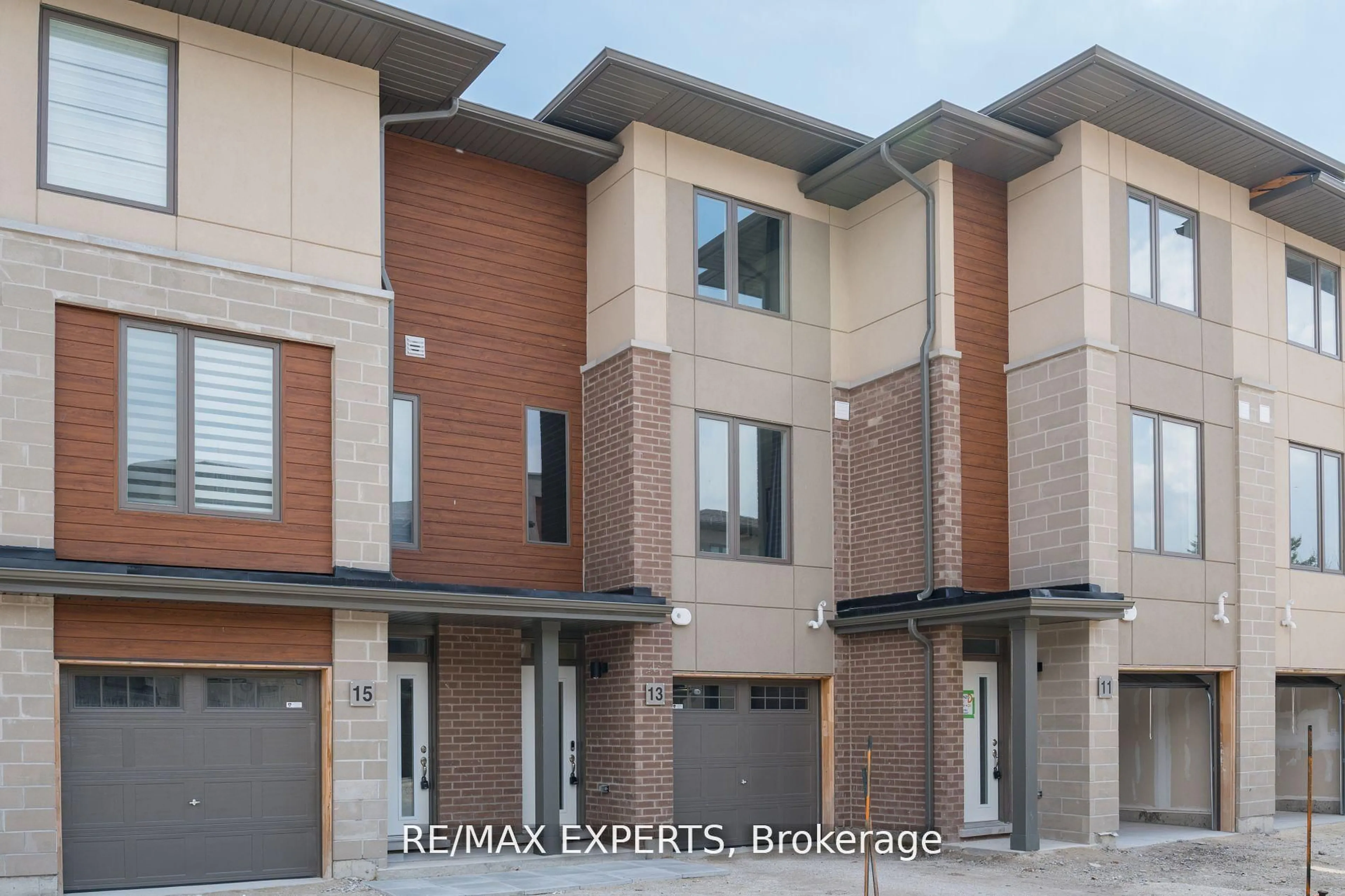 Home with brick exterior material, street for 13 Winters Cres, Collingwood Ontario L9Y 5H8