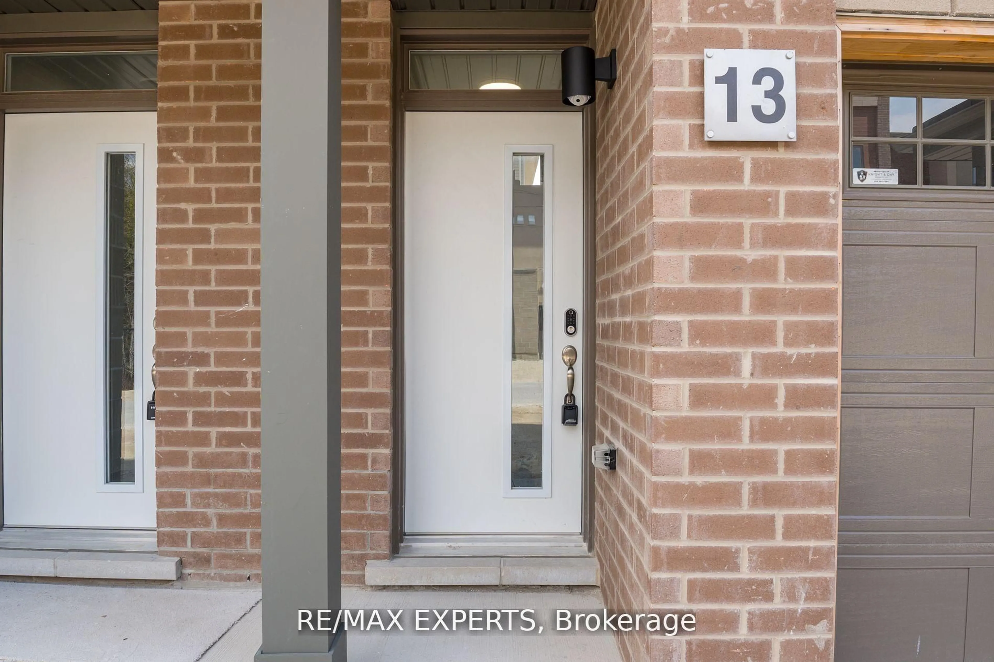 Indoor entryway for 13 Winters Cres, Collingwood Ontario L9Y 5H8