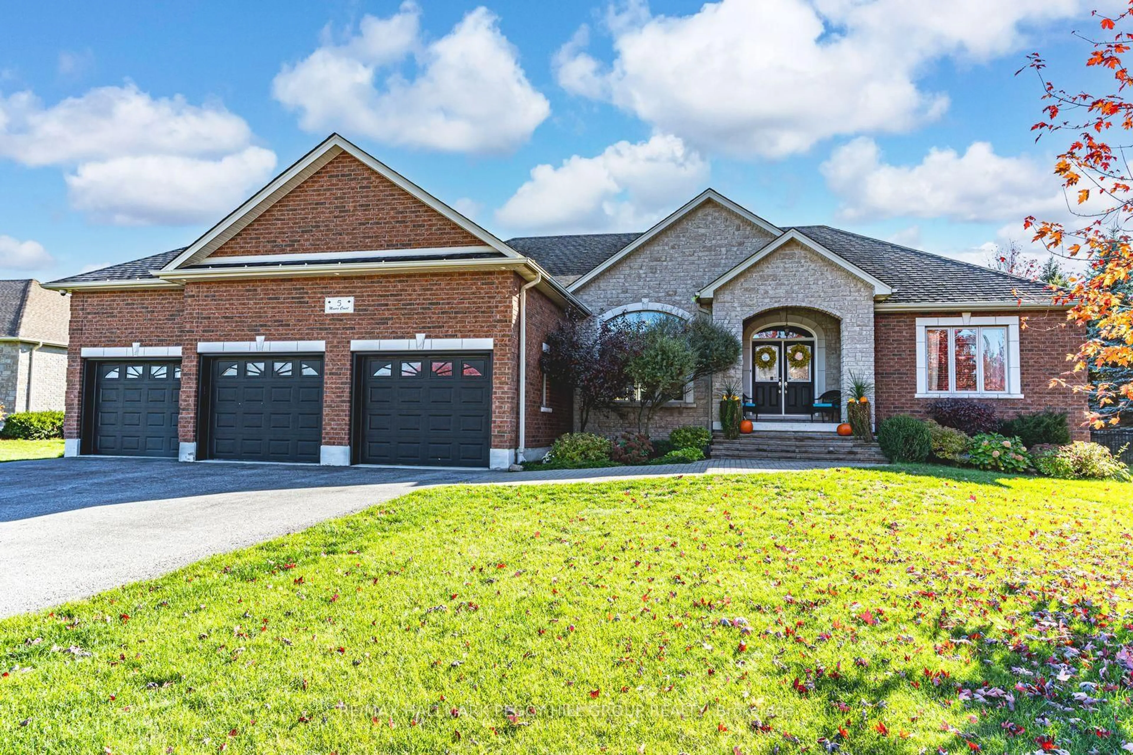 Home with brick exterior material, street for 5 Munro Crt, Springwater Ontario L9X 0H6