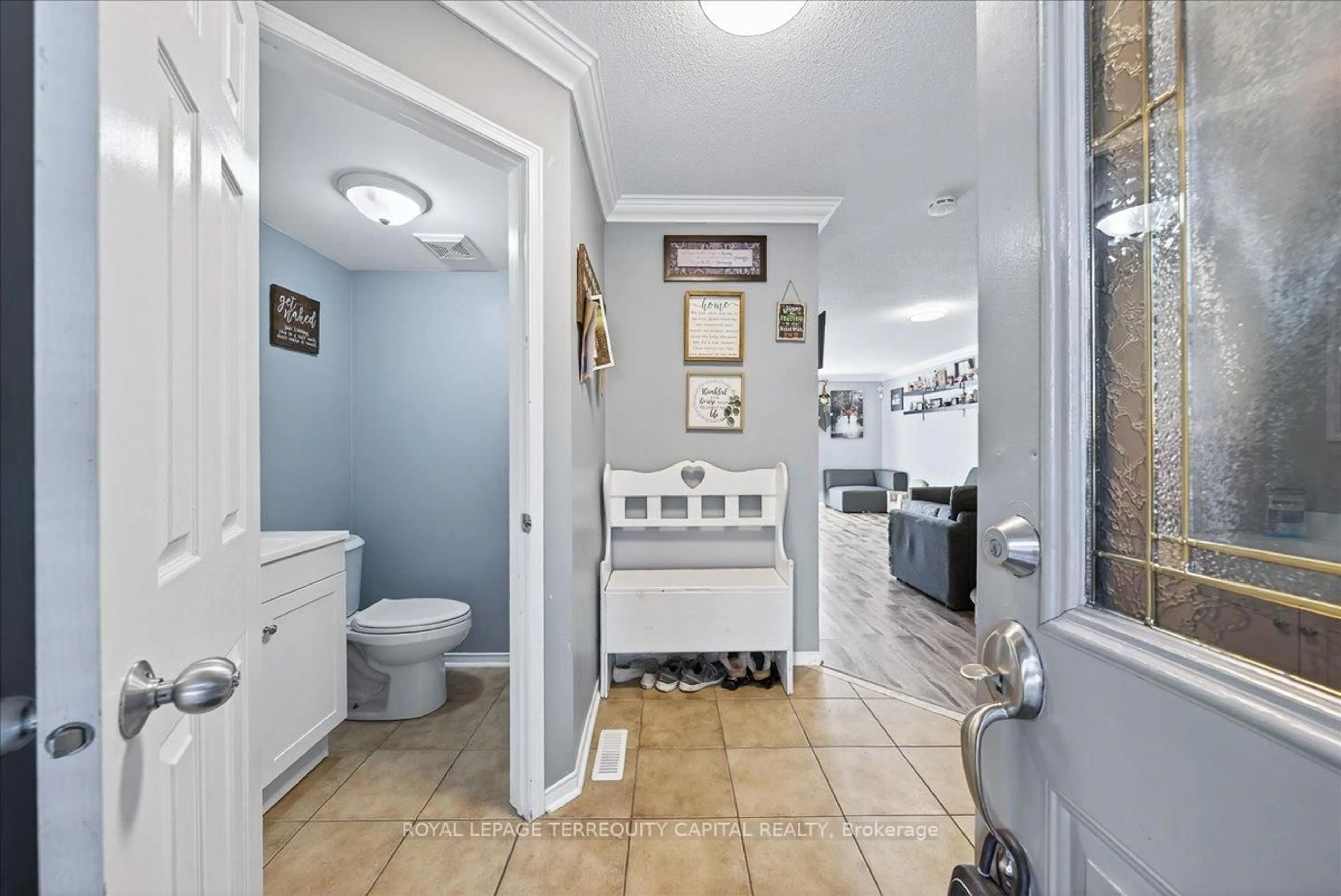 Laundry room for 118 Leslie Ave, Barrie Ontario L4N 9P4