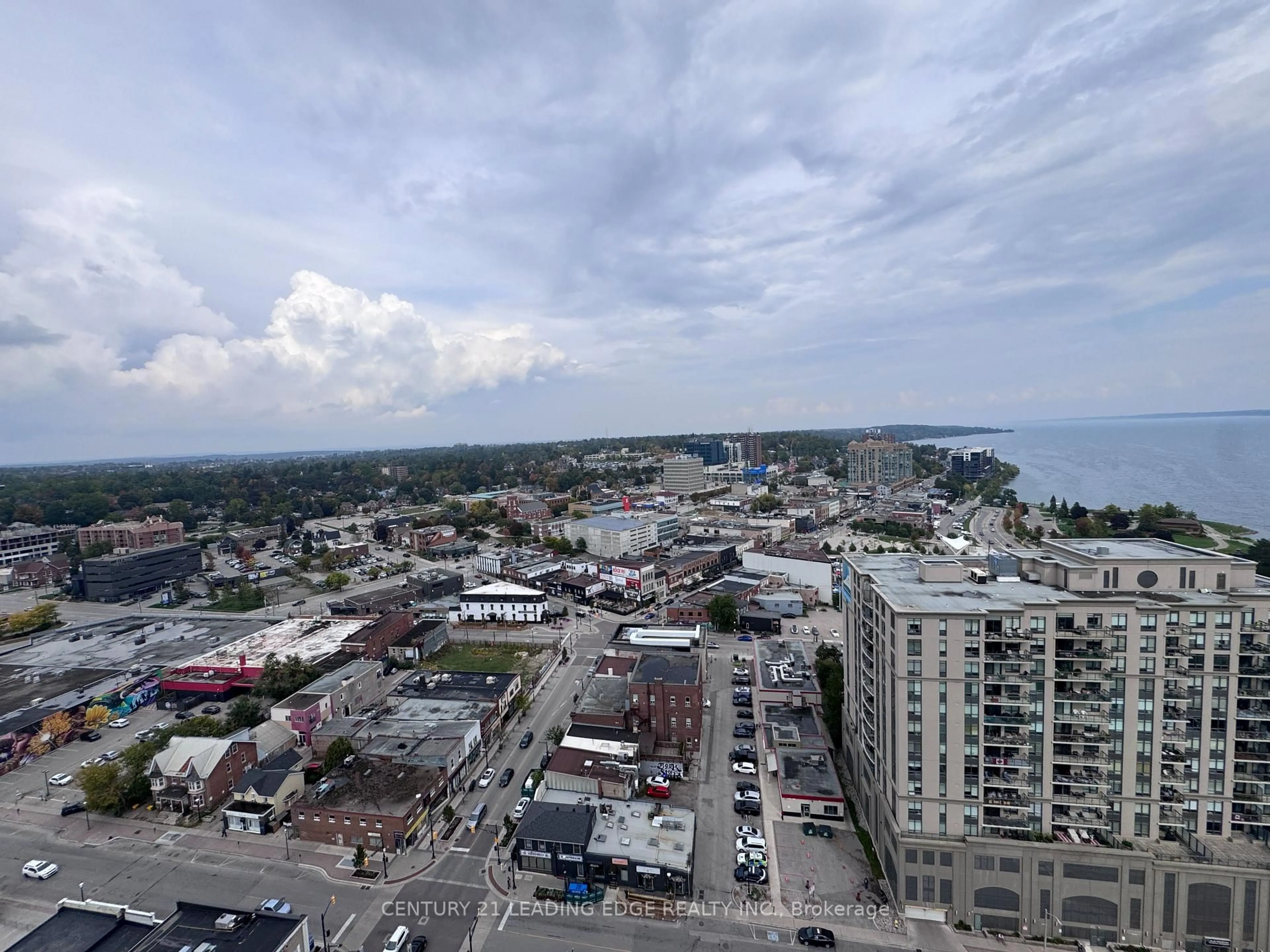 A pic from outside/outdoor area/front of a property/back of a property/a pic from drone, city buildings view from balcony for 39 Mary St #2107, Barrie Ontario L4N 1S9