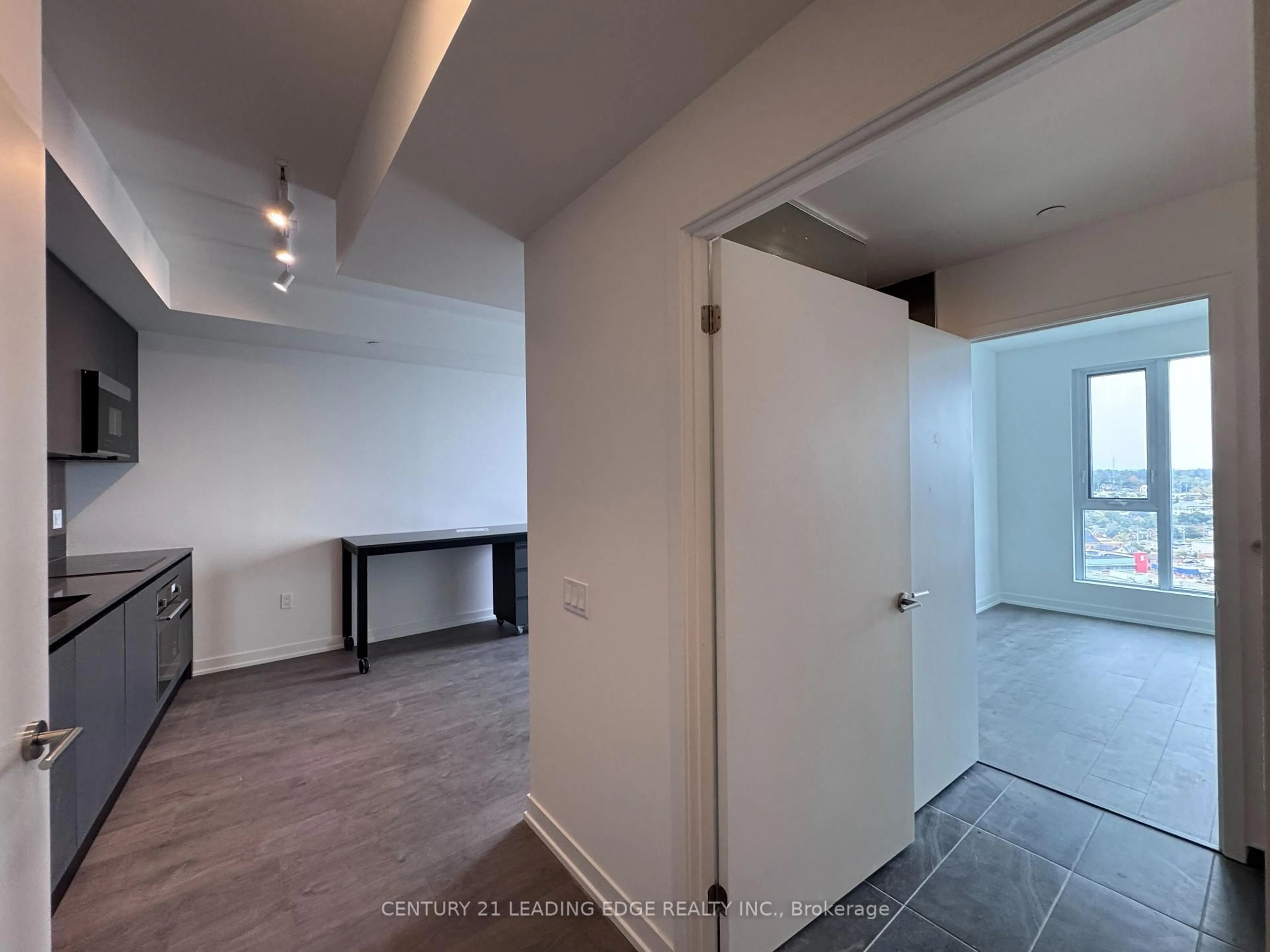 Unknown for 39 Mary St #2107, Barrie Ontario L4N 1S9