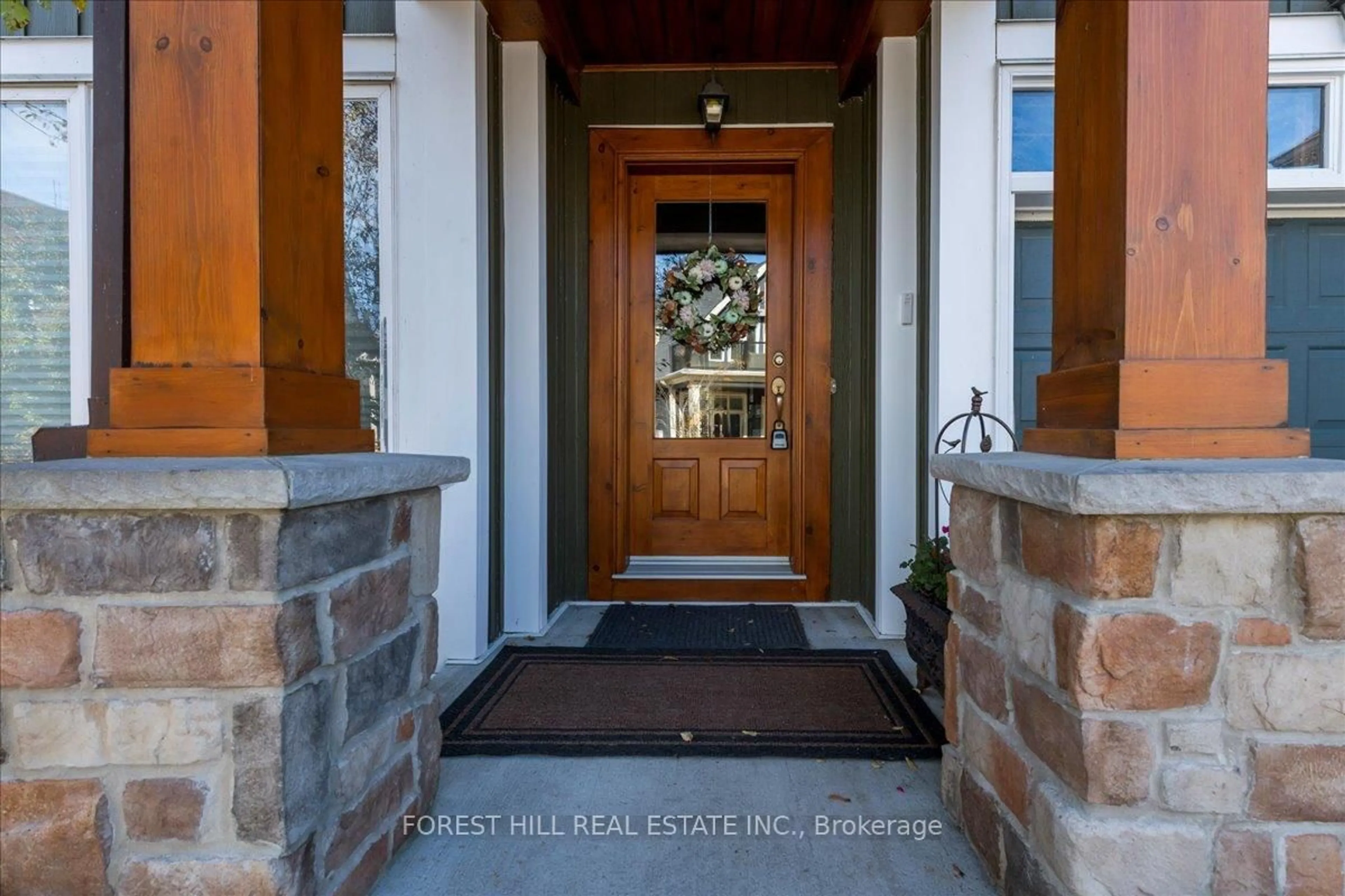 Indoor entryway for 10 Invermara Crt #10, Orillia Ontario L3V 0B7