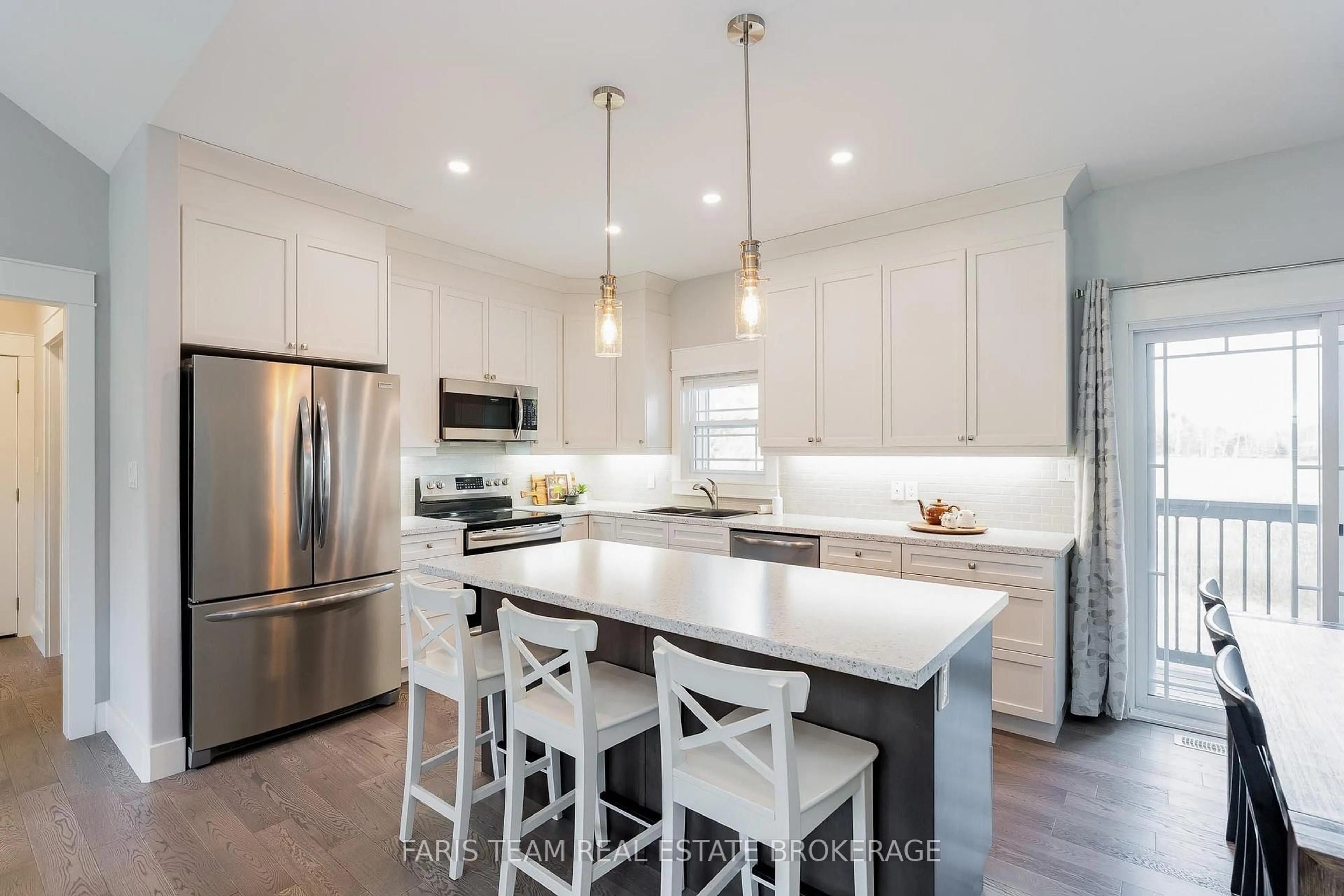 Open concept kitchen, unknown for 7589 Cronk Sdrd, Severn Ontario L0K 2B0