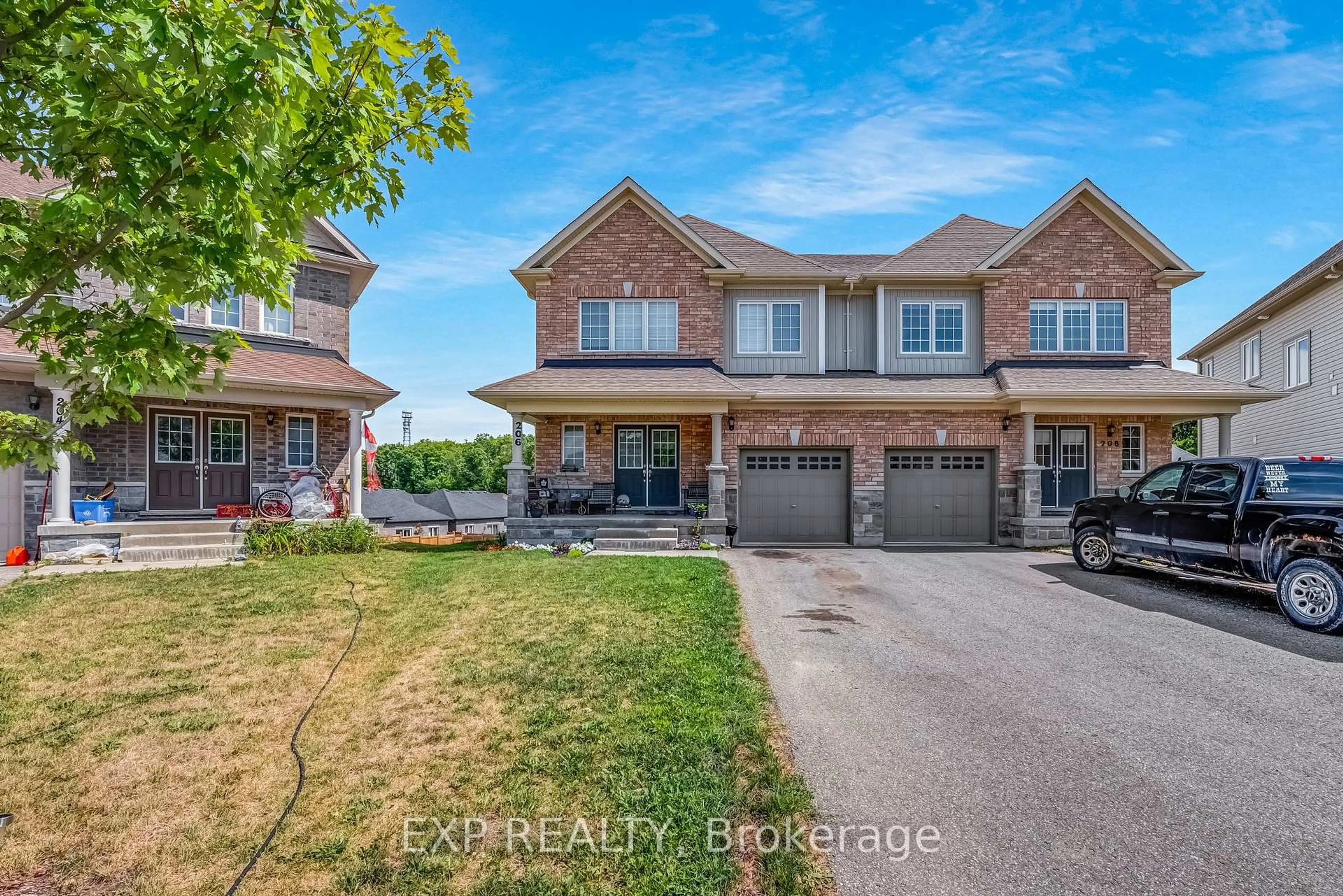 A pic from outside/outdoor area/front of a property/back of a property/a pic from drone, street for 206 Isabella Dr, Orillia Ontario L3V 8K7