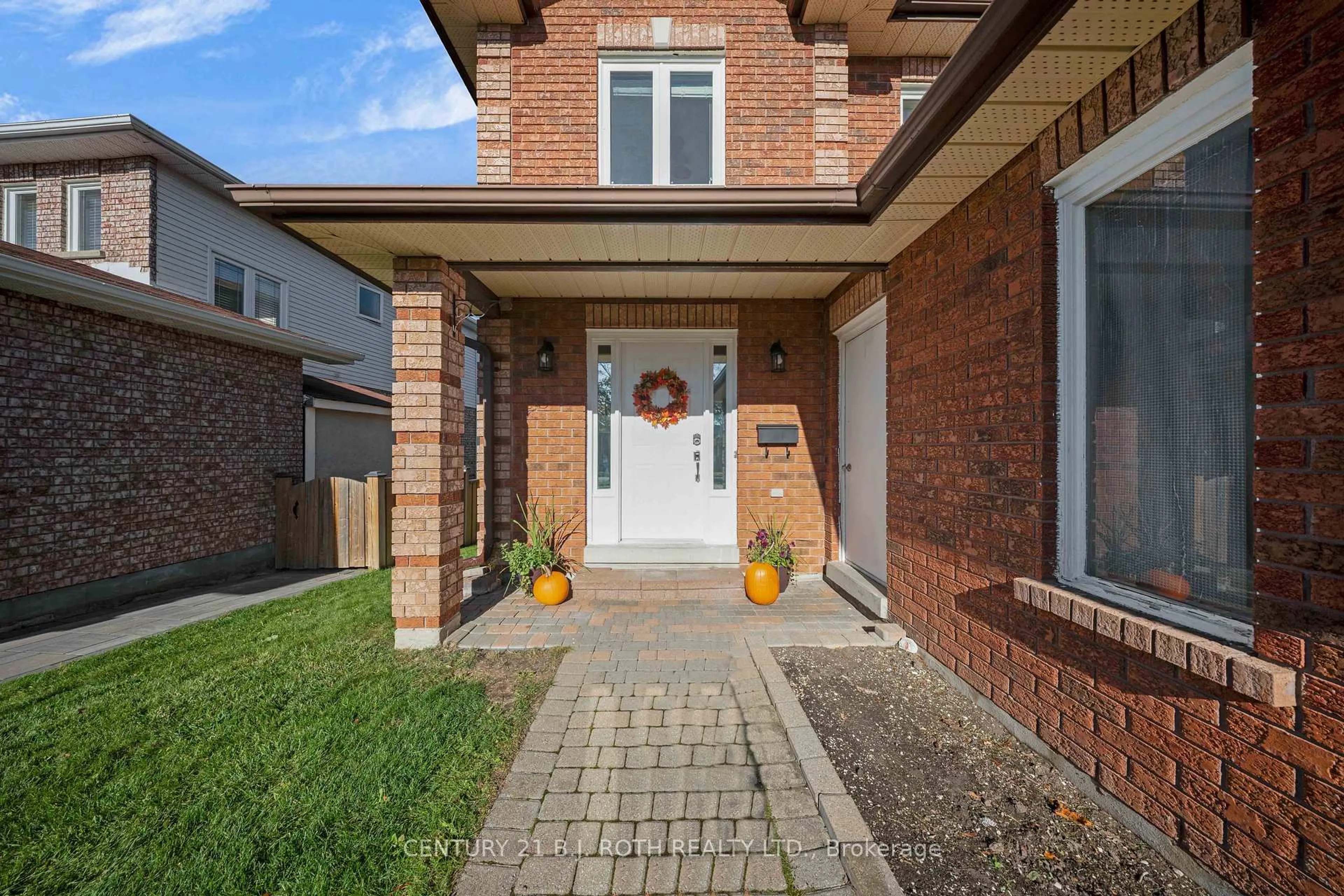 Home with brick exterior material, street for 76 Arthur Ave, Barrie Ontario L4M 6H5