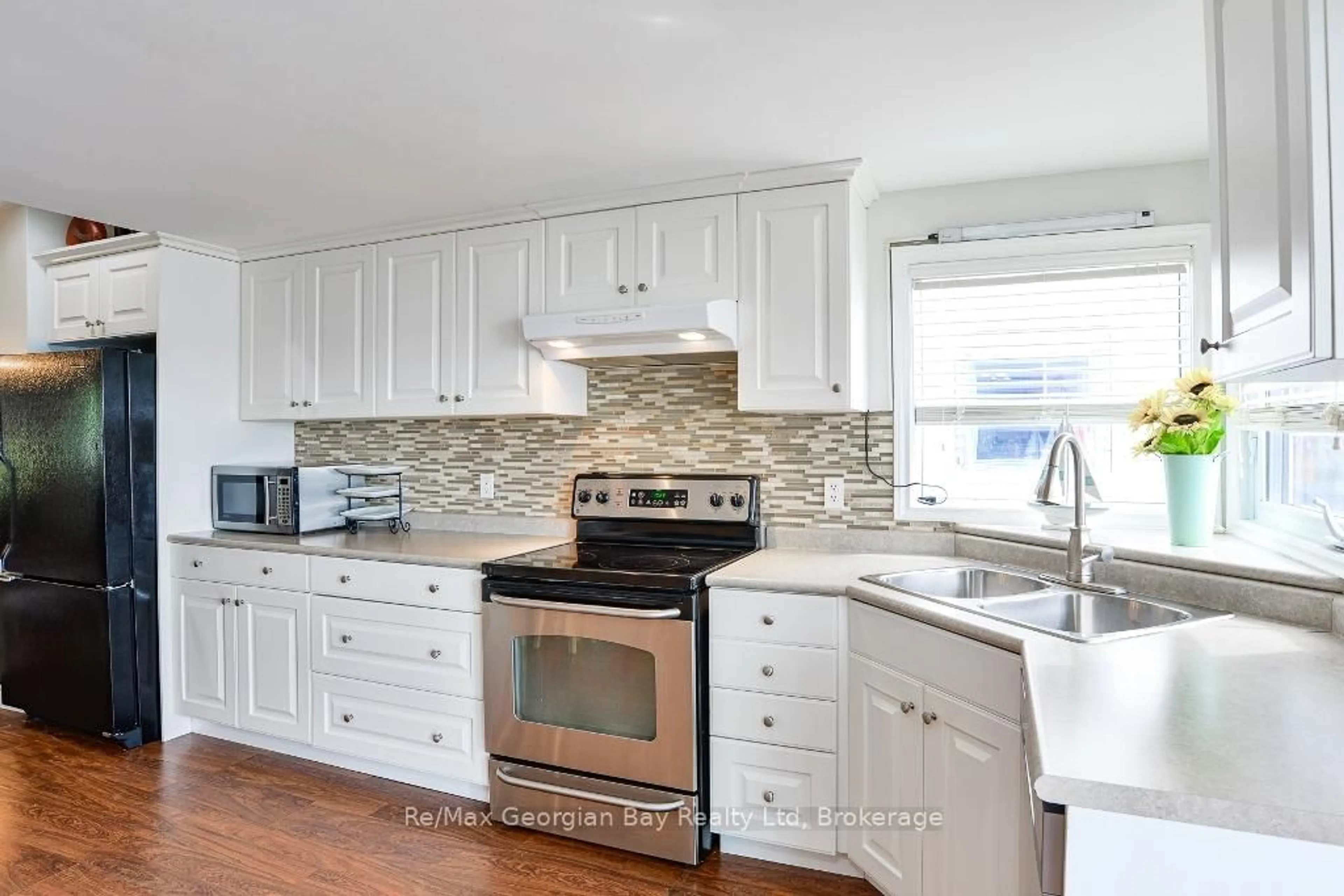 Open concept kitchen, ceramic/tile floor for 1230 GRANDVIEW LODGE Rd #Beach Chalet #3, Severn Ontario P0E 1N0
