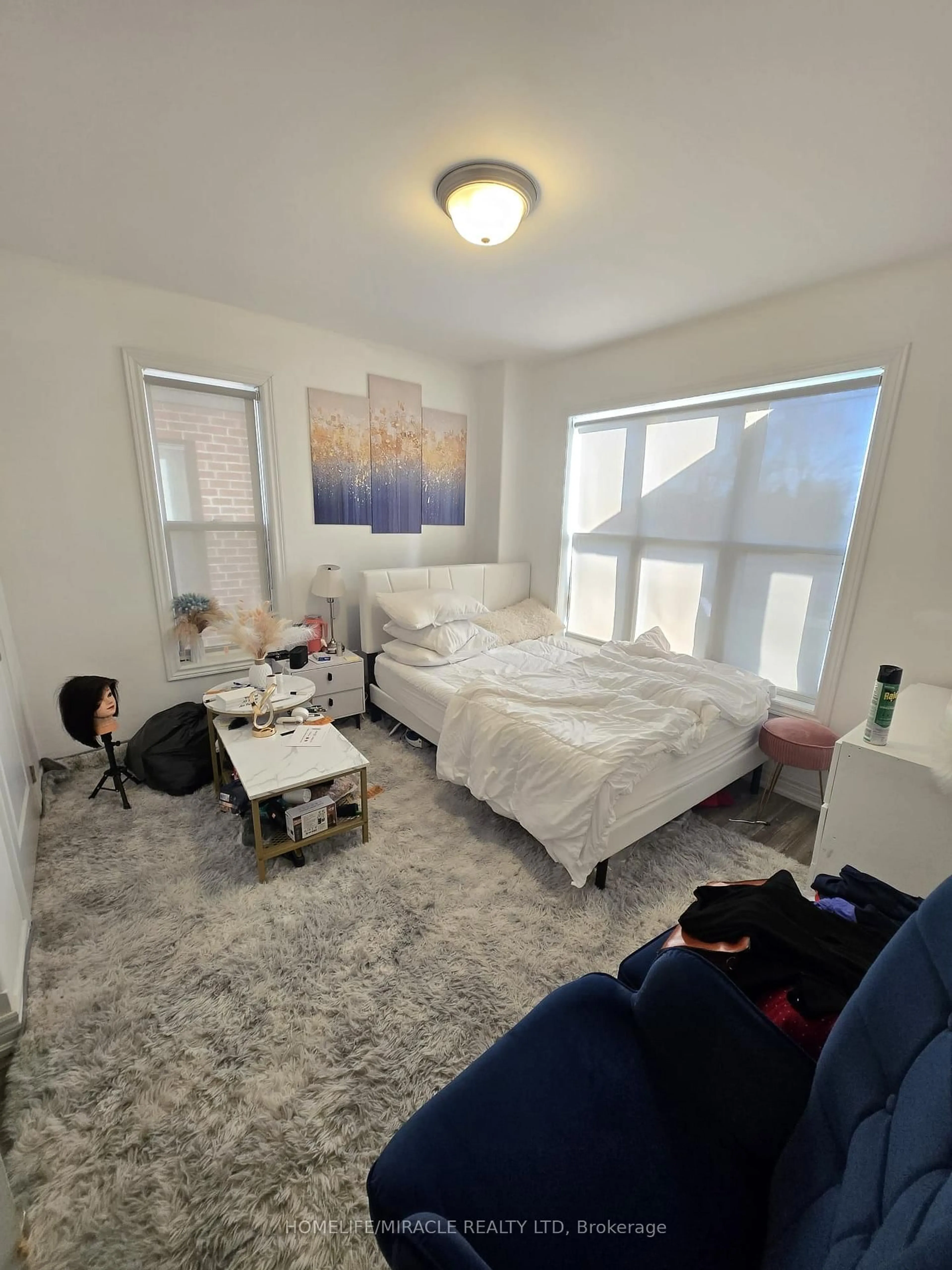 A pic of a room for 1 Leggott Ave #27, Barrie Ontario L4M 0K7