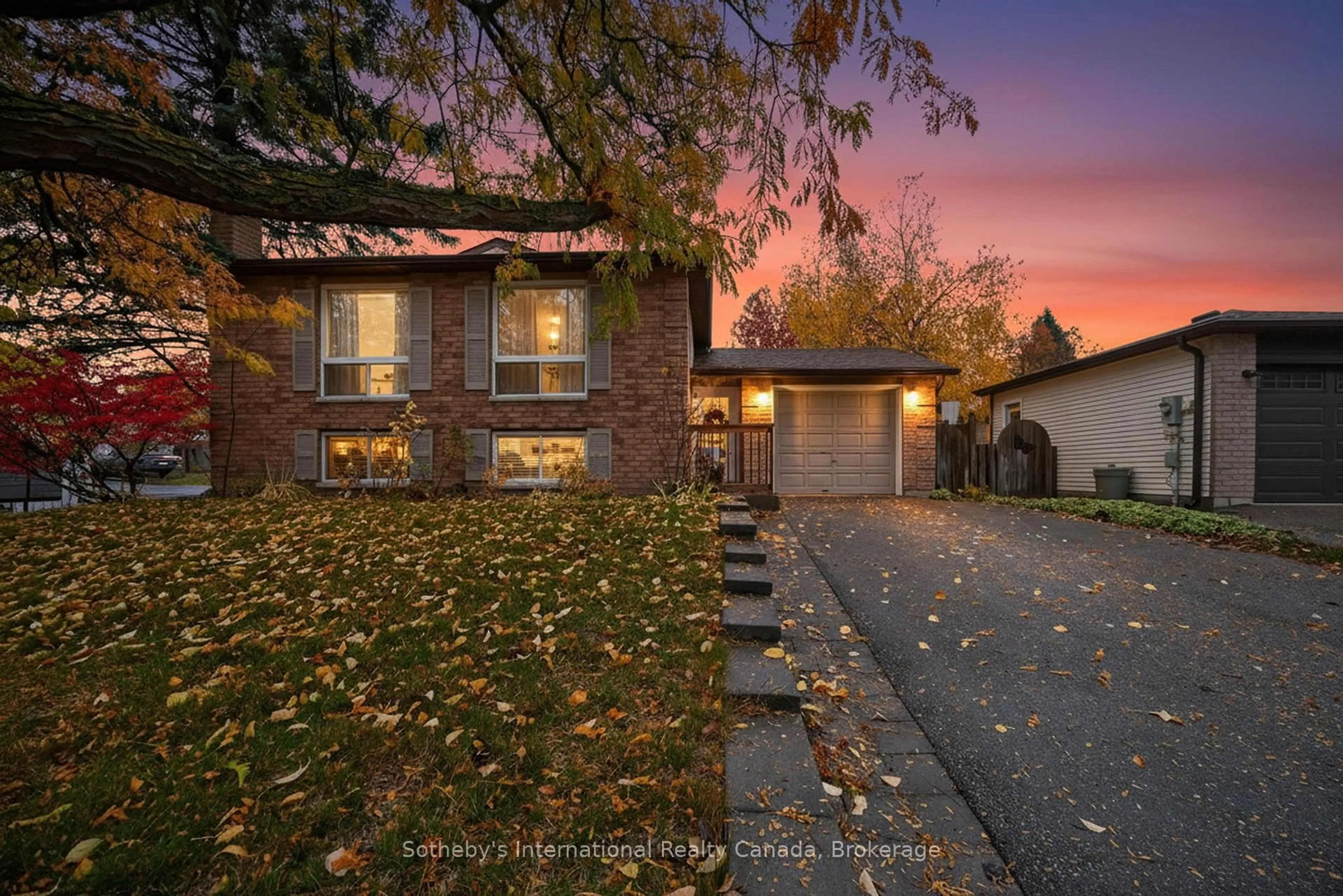 Home with brick exterior material, street for 17 Coles St, Barrie Ontario L4N 5W8