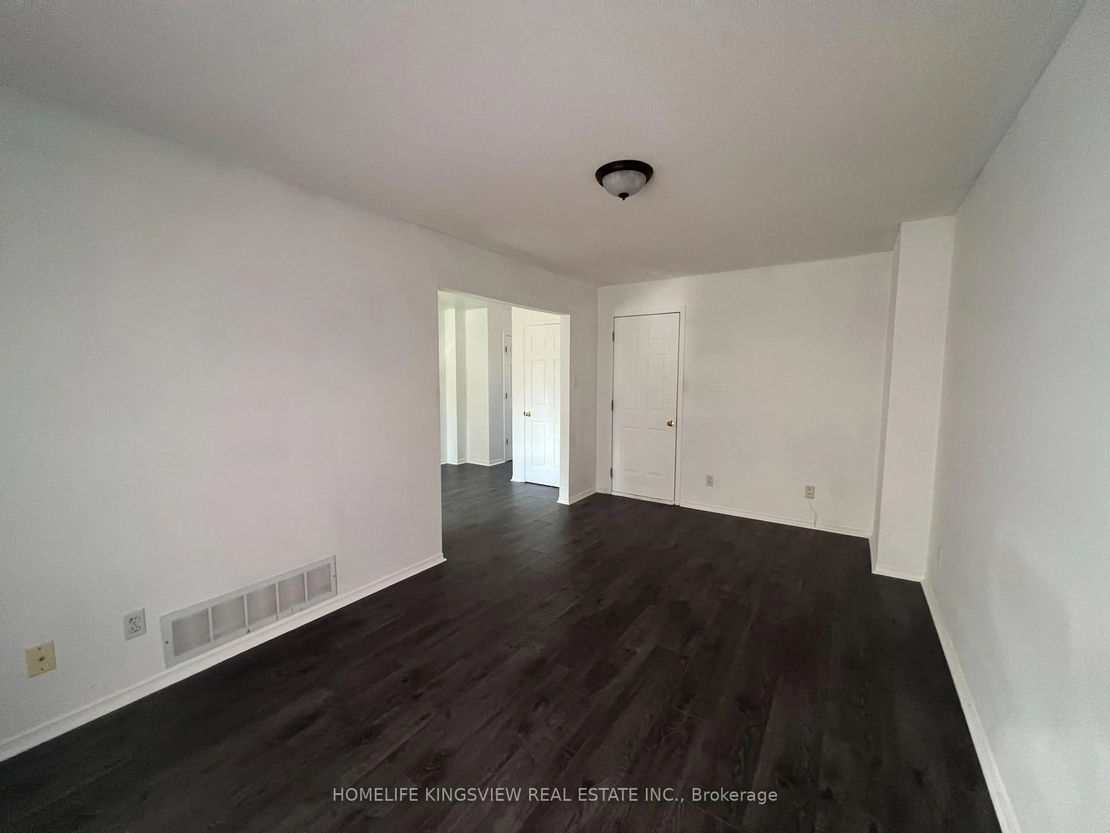 A pic of a room for 1 Charleson Dr, Barrie Ontario L4N 8N5