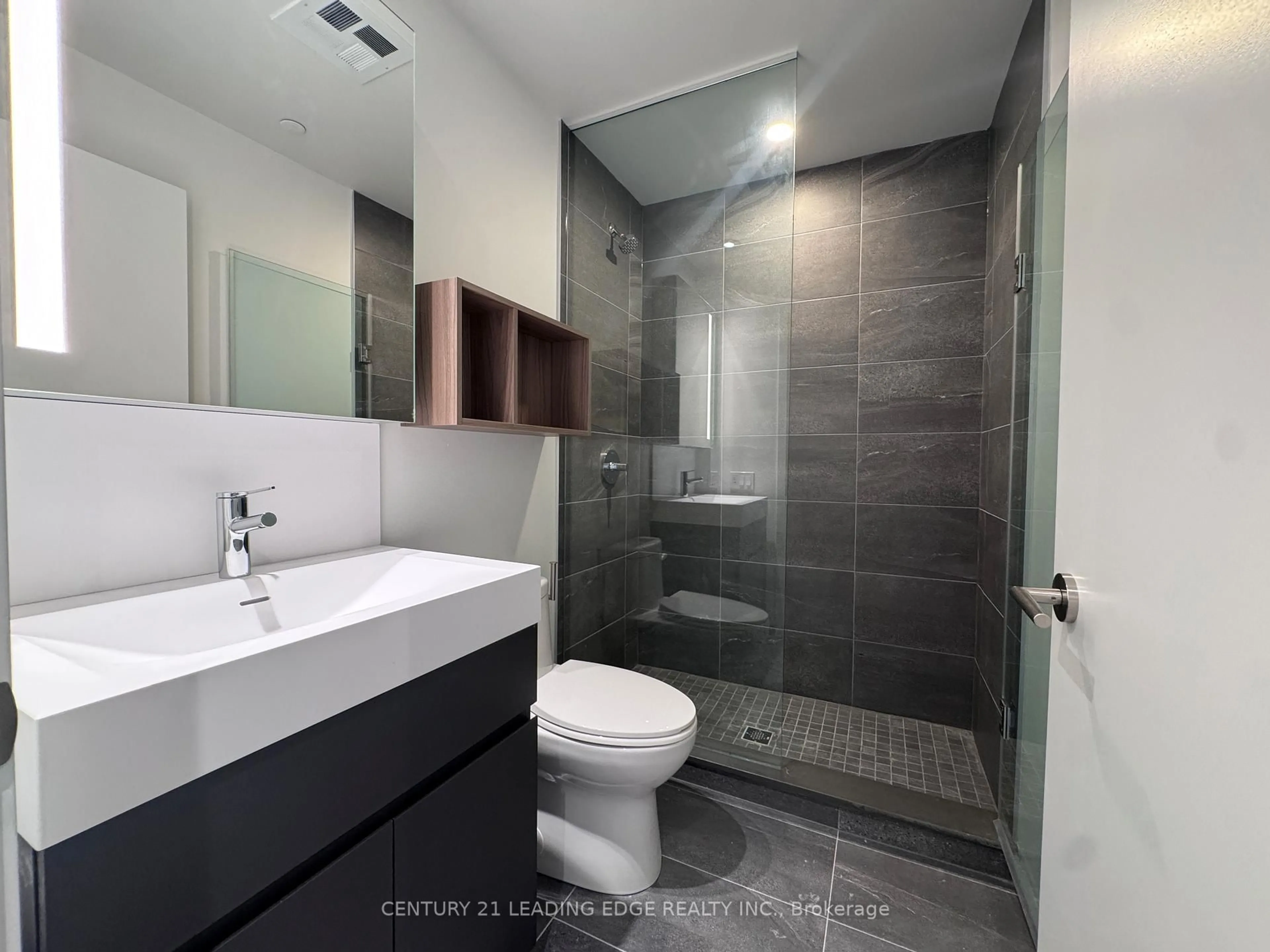 Contemporary bathroom, ceramic/tile floor for 39 Mary St #1606, Barrie Ontario L4N 1S9