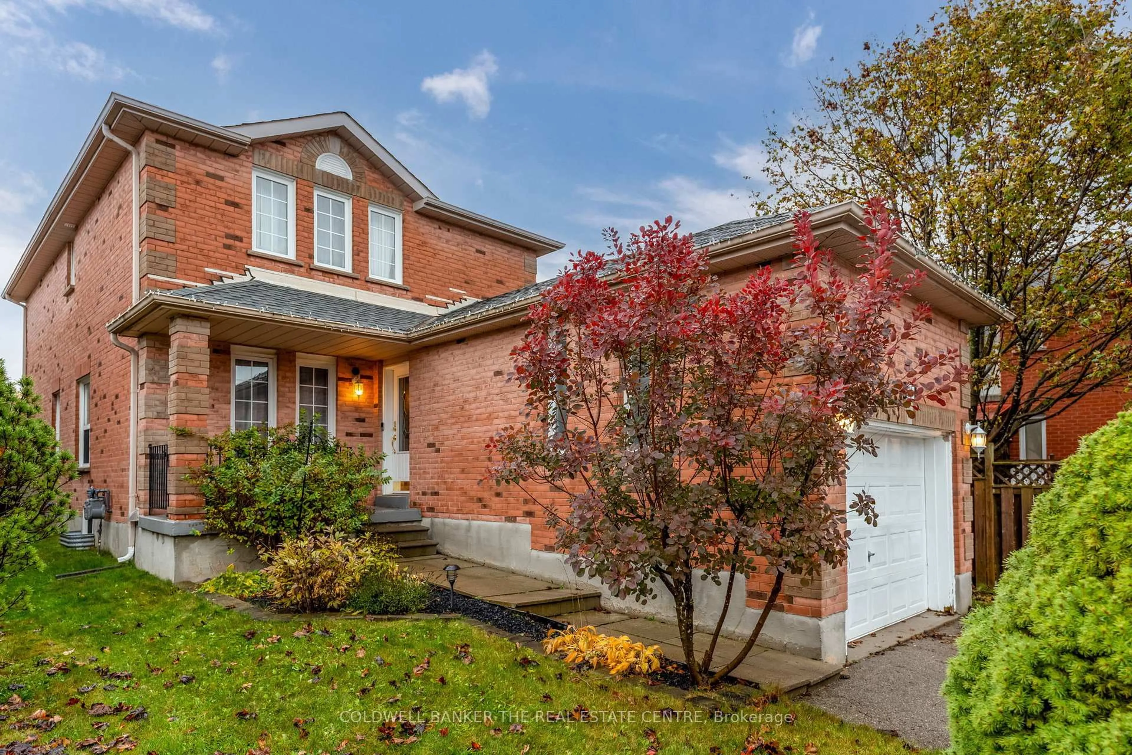 Home with brick exterior material, street for 136 Violet St, Barrie Ontario L4N 9M7
