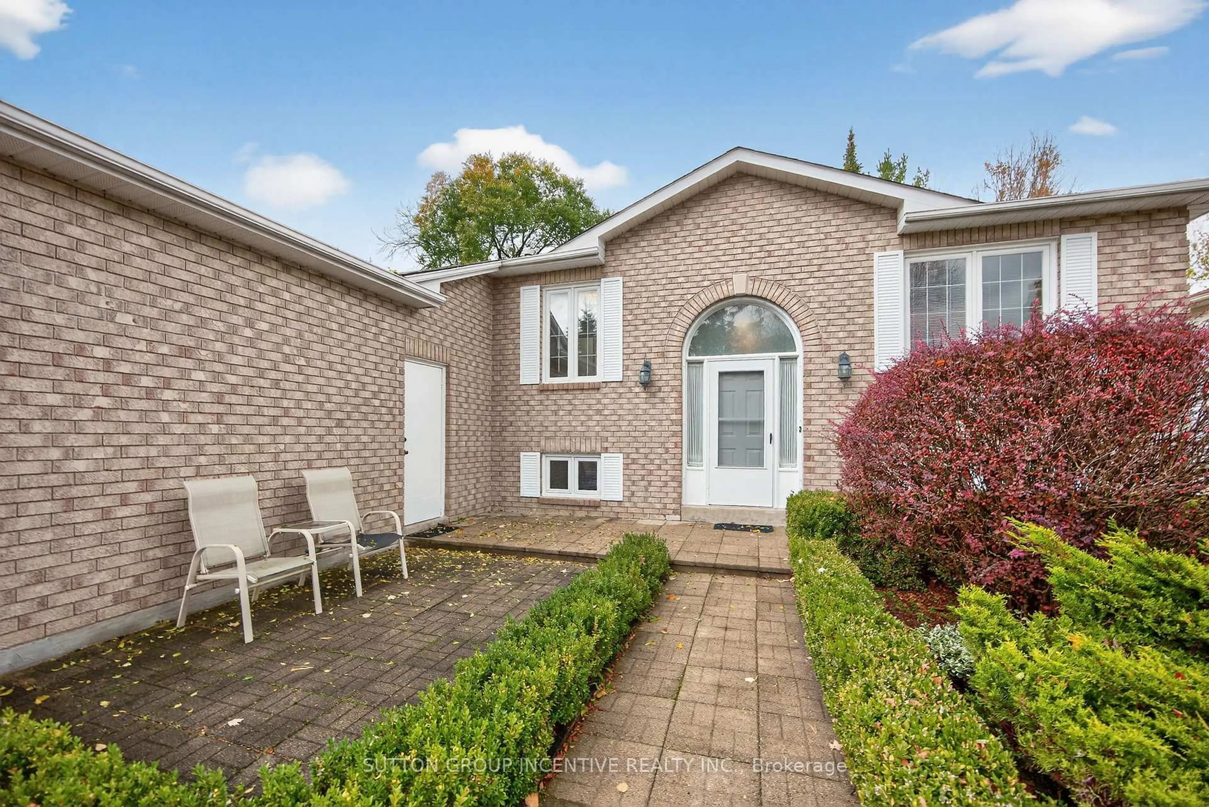 Home with brick exterior material, street for 24 Port Royal Tr, Wasaga Beach Ontario L9Z 1H7