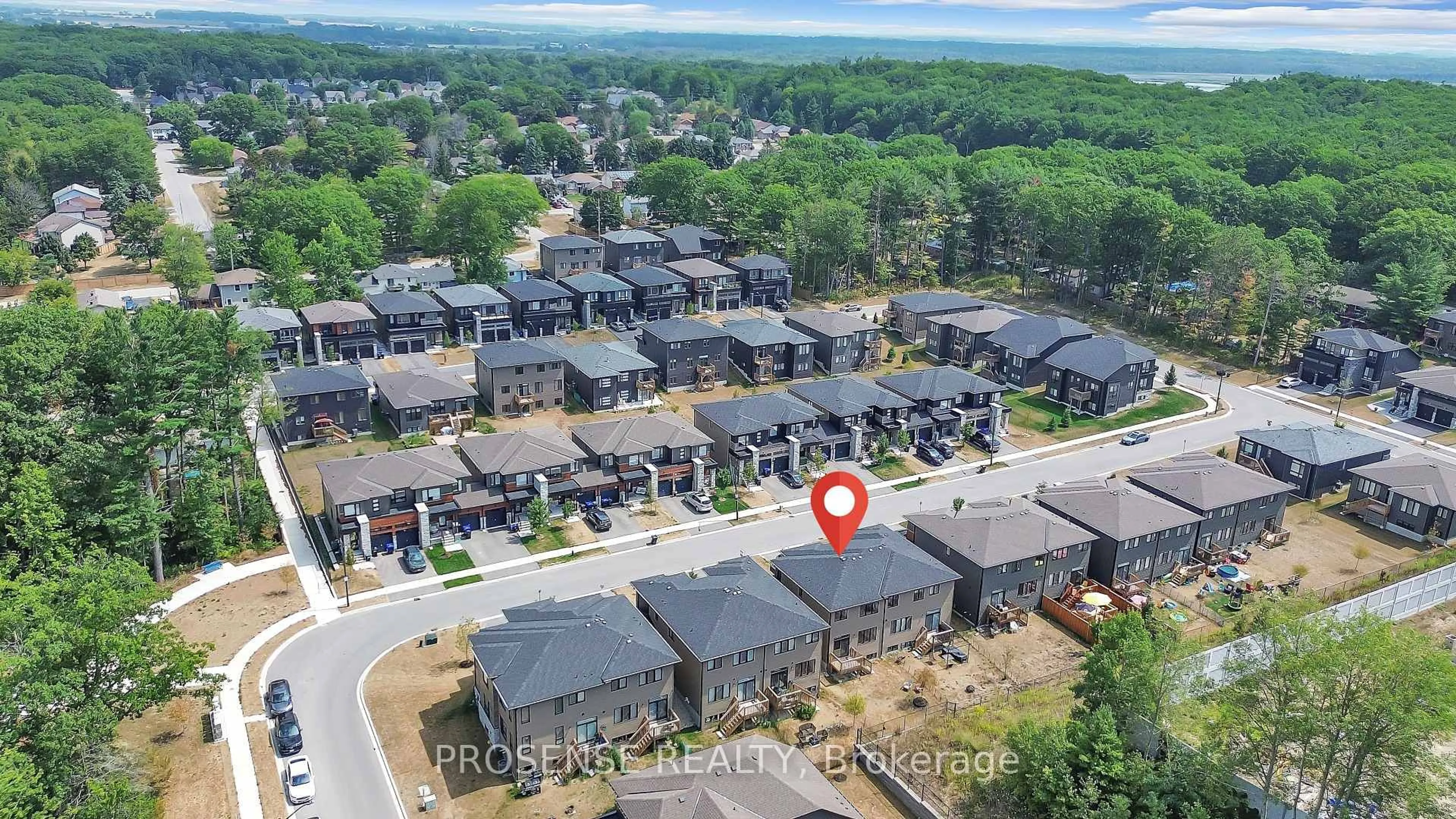 A pic from outside/outdoor area/front of a property/back of a property/a pic from drone, unknown for 47 Eberhardt Dr, Wasaga Beach Ontario L9Z 0K5