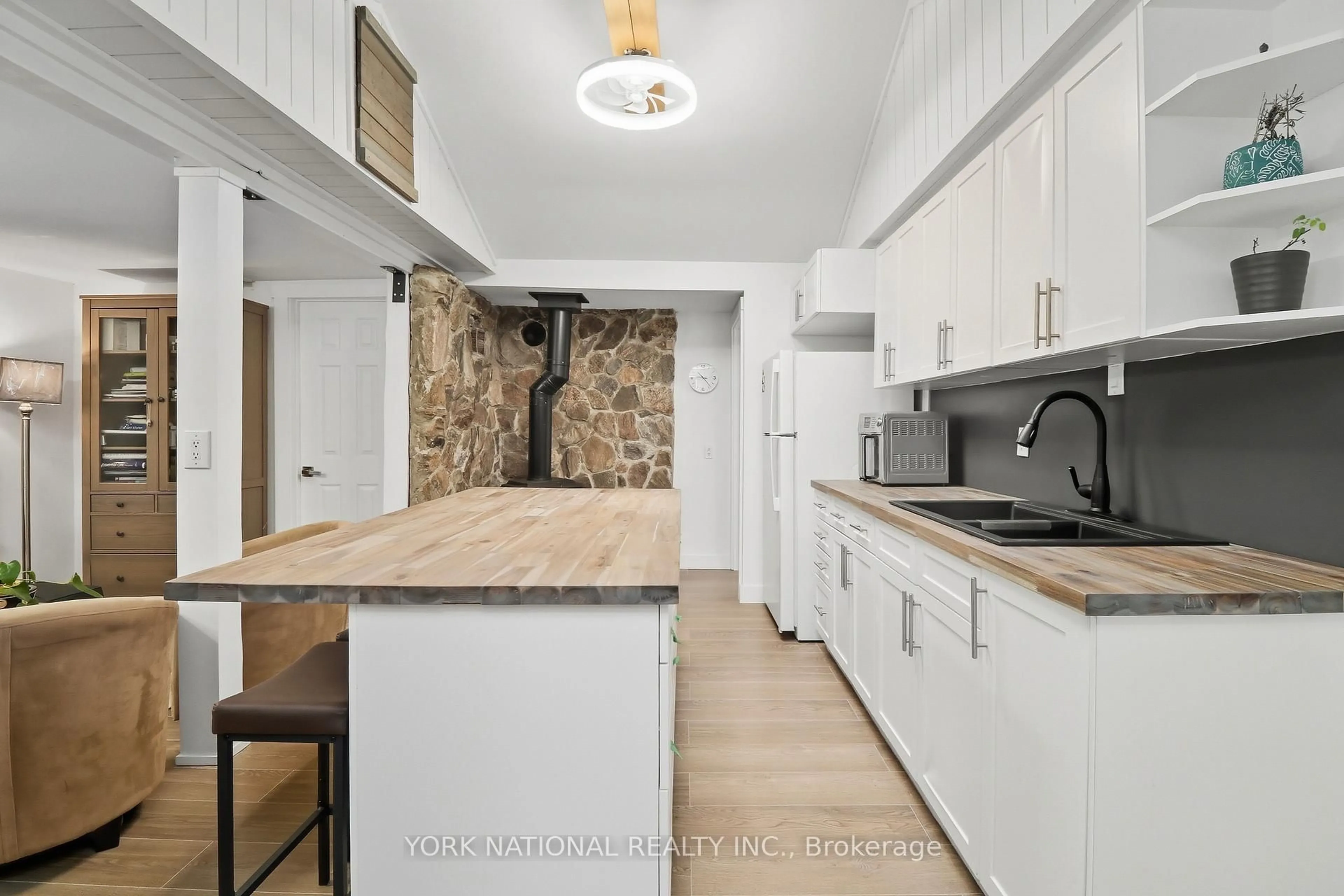 Unknown for 72 57th St, Wasaga Beach Ontario L9Z 1W2