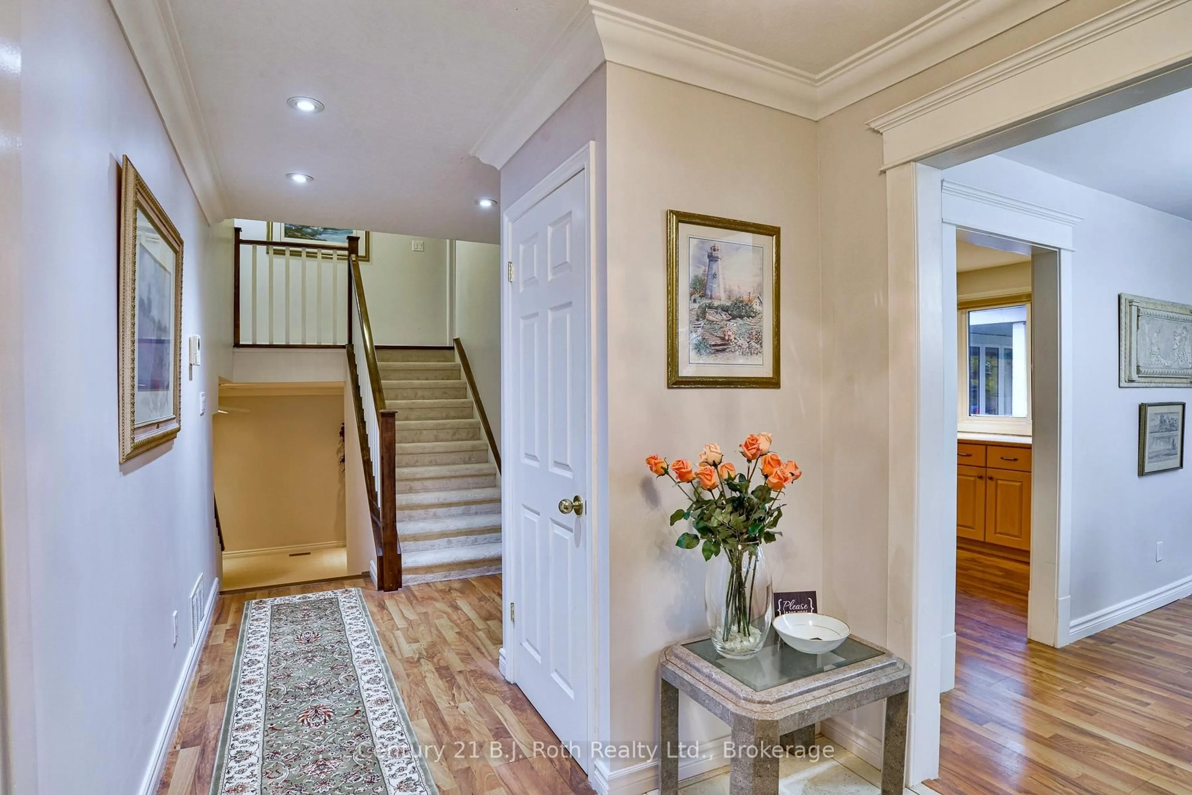 Indoor foyer for 456 Mooney Cres, Orillia Ontario L3V 6R4
