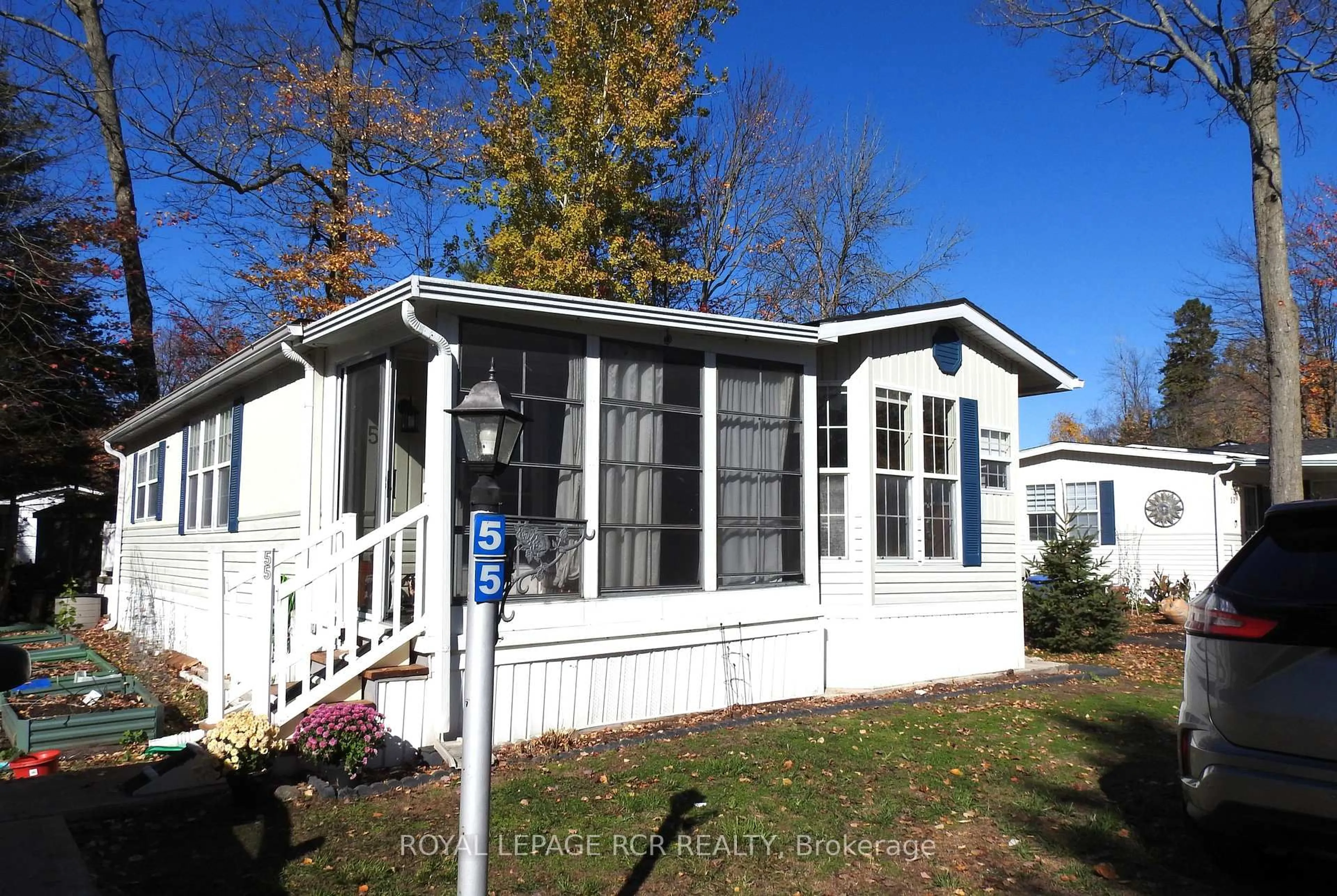 Home with vinyl exterior material, unknown for 55 Topaz St, Wasaga Beach Ontario L9Z 1X7