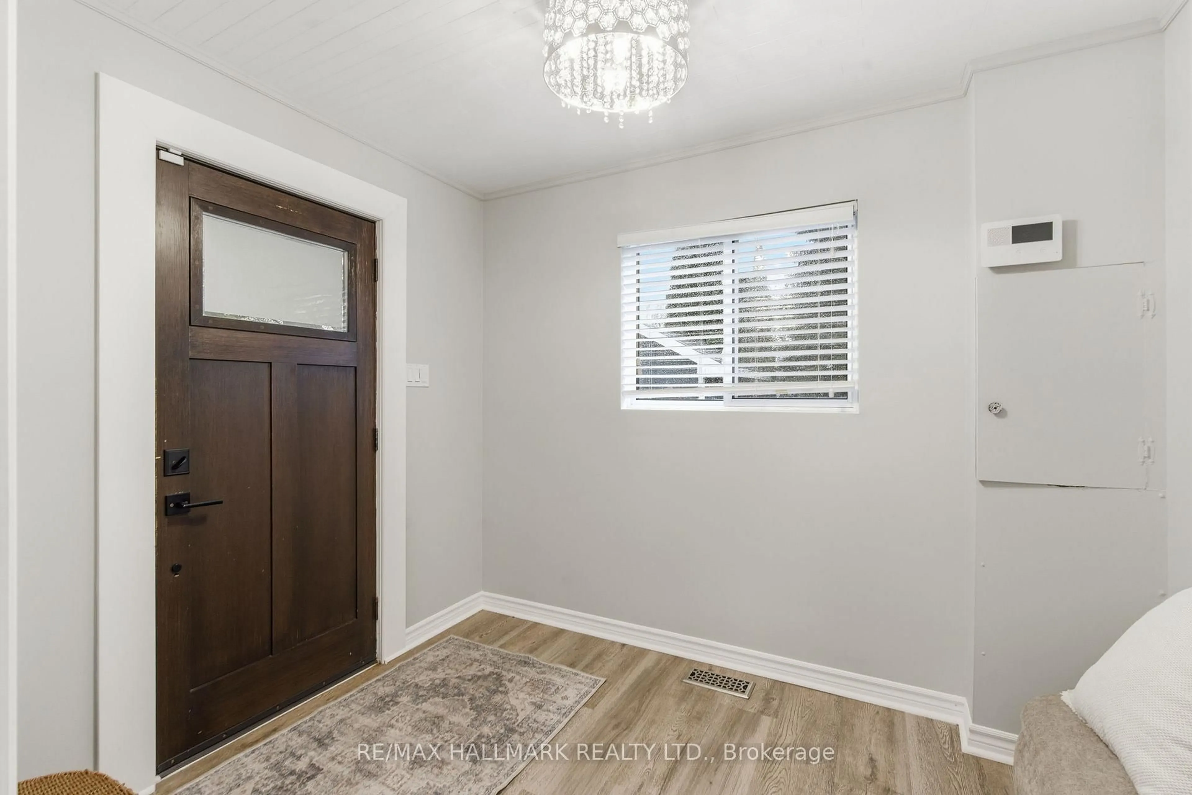 Indoor entryway for 13 Pinetree Crt, Ramara Ontario L0K 1B0