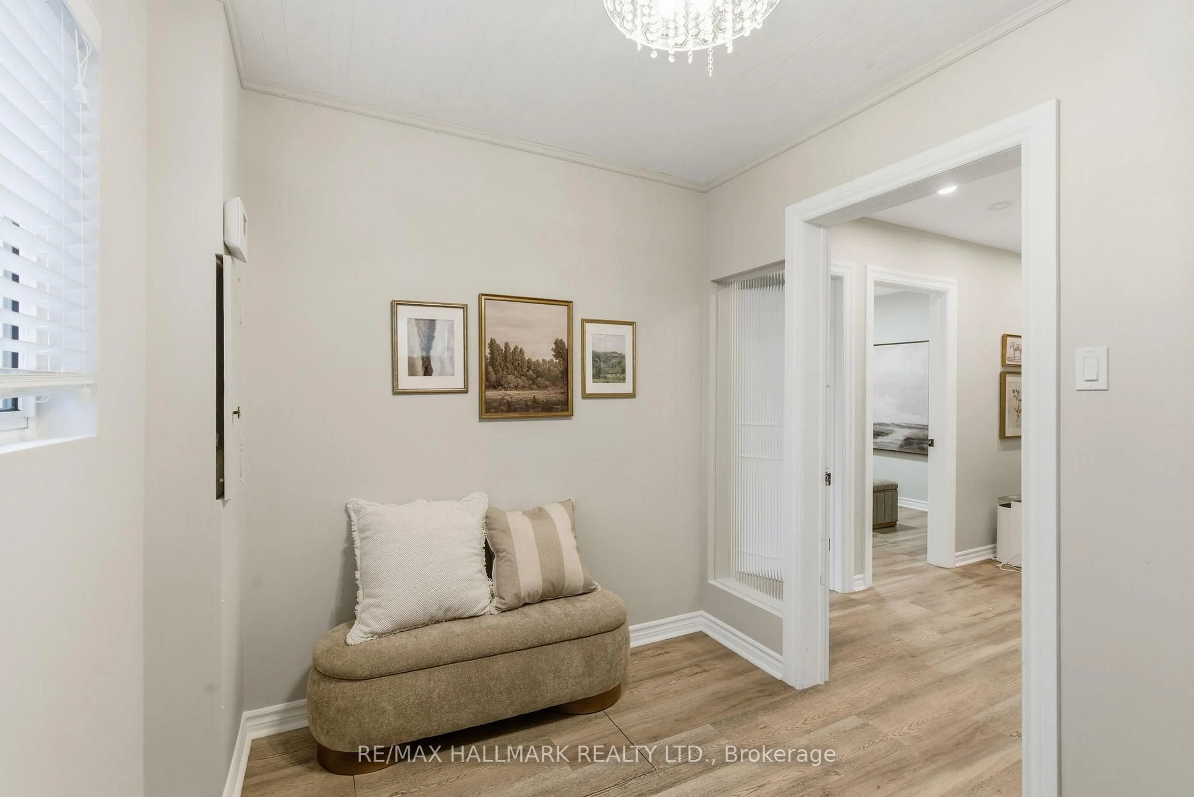 Indoor entryway for 13 Pinetree Crt, Ramara Ontario L0K 1B0