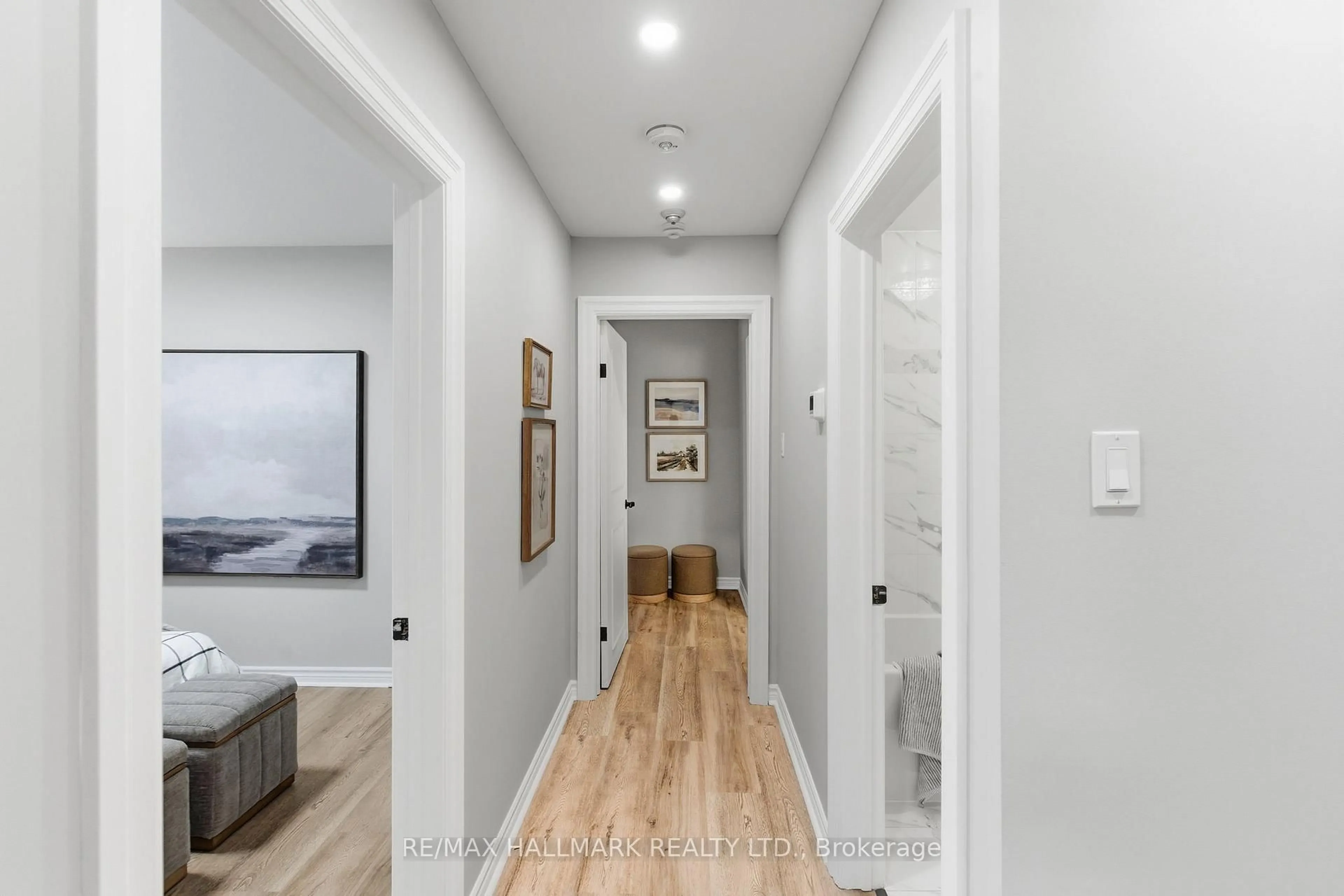 Indoor entryway for 13 Pinetree Crt, Ramara Ontario L0K 1B0