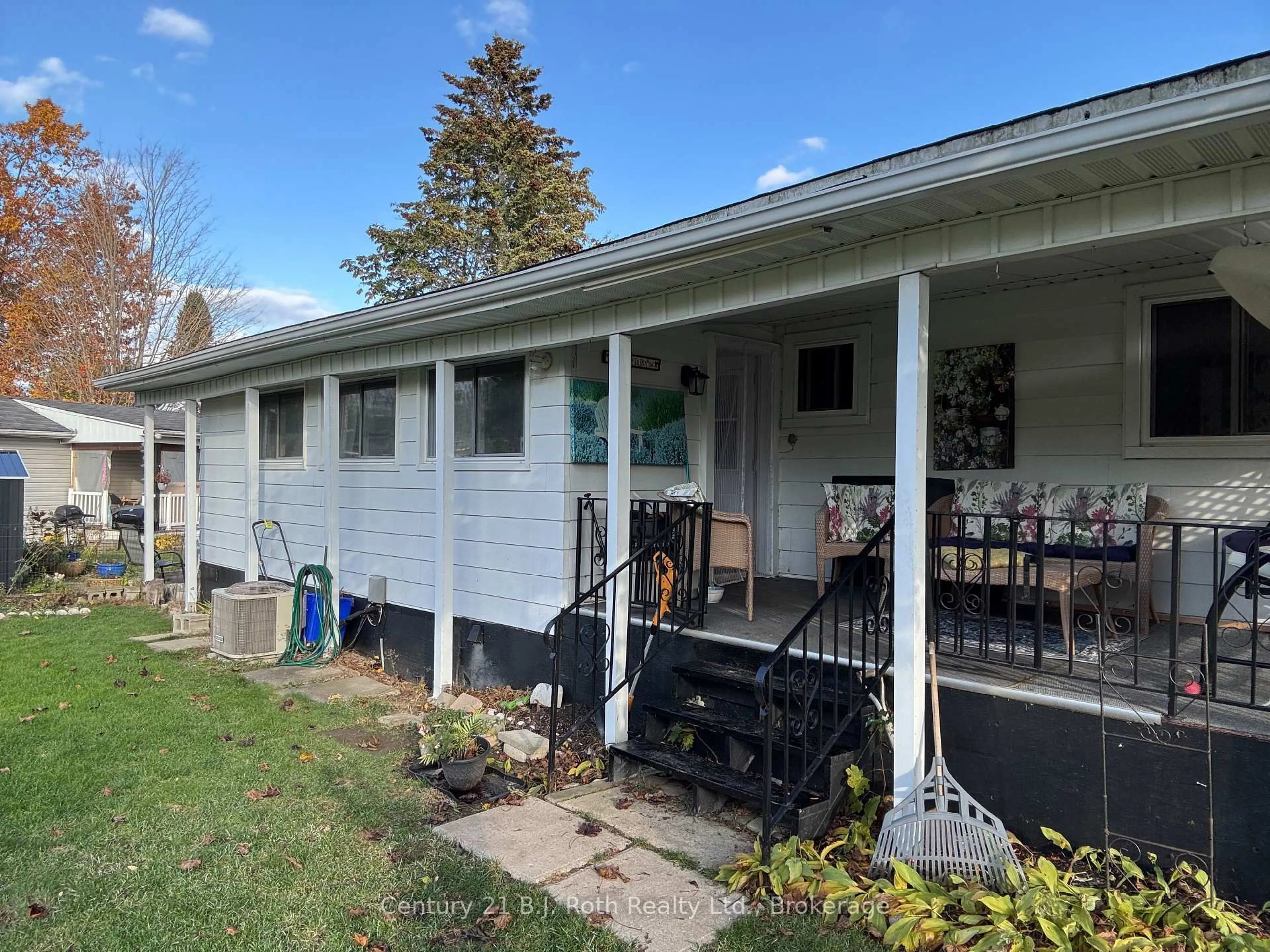 Home with vinyl exterior material, street for 14 Muir Dr, Oro-Medonte Ontario L3V 0P9