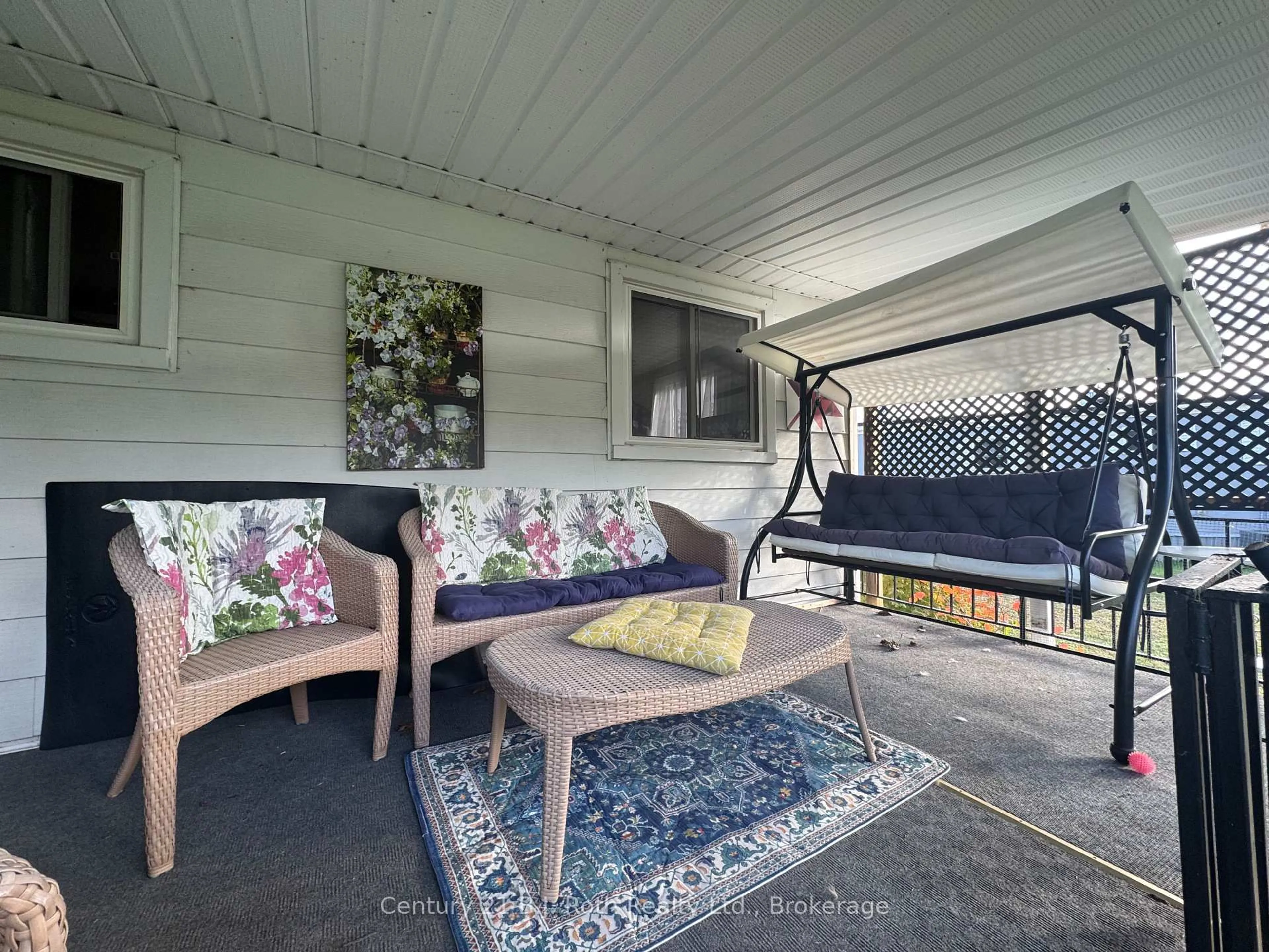 Patio, street for 14 Muir Dr, Oro-Medonte Ontario L3V 0P9