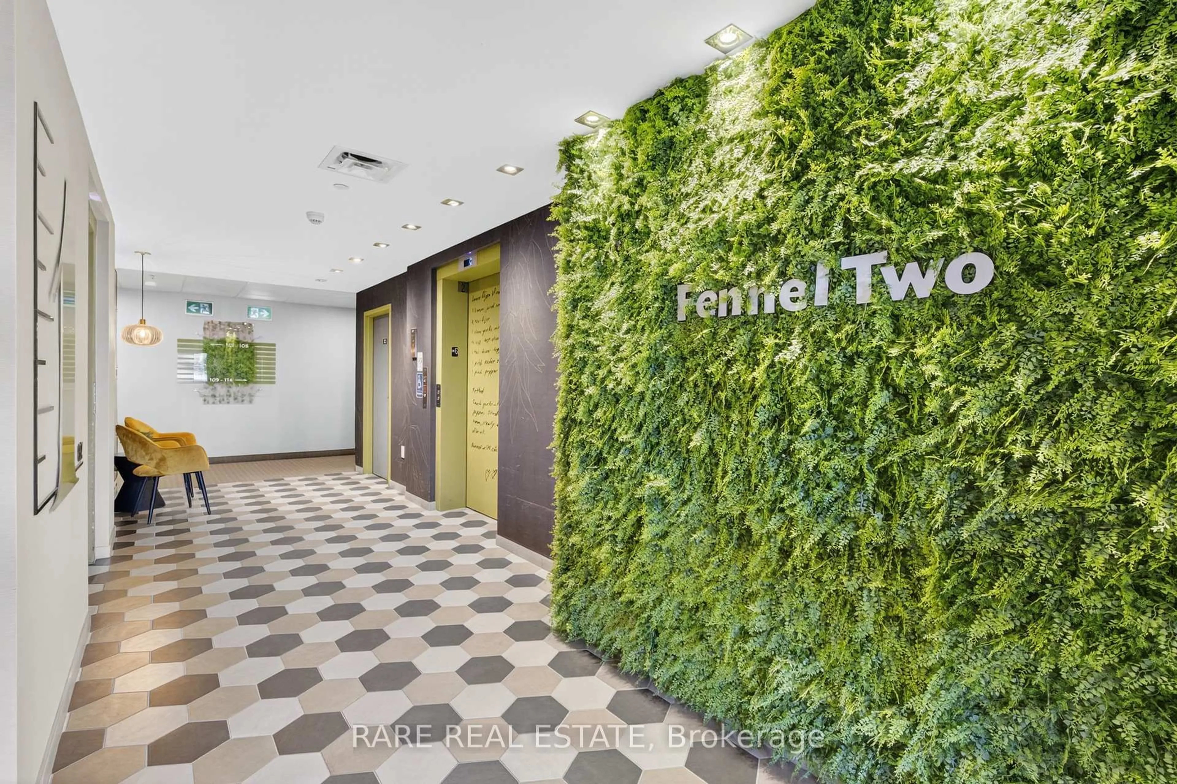 Indoor foyer for 5 Chef Lane #402, Barrie Ontario L9J 0J8