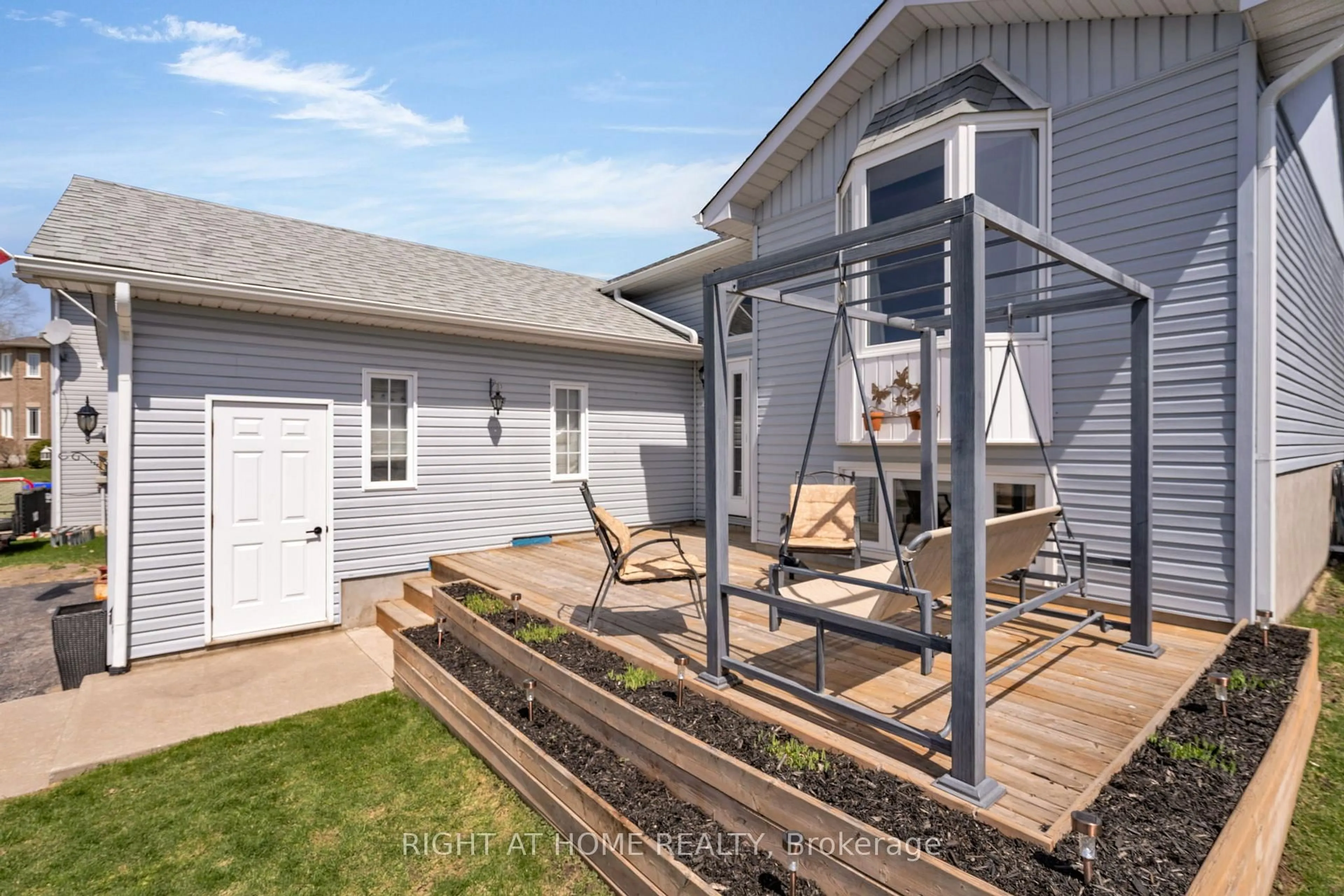 Unknown for 42 Byrnes Cres, Penetanguishene Ontario L9M 1V9