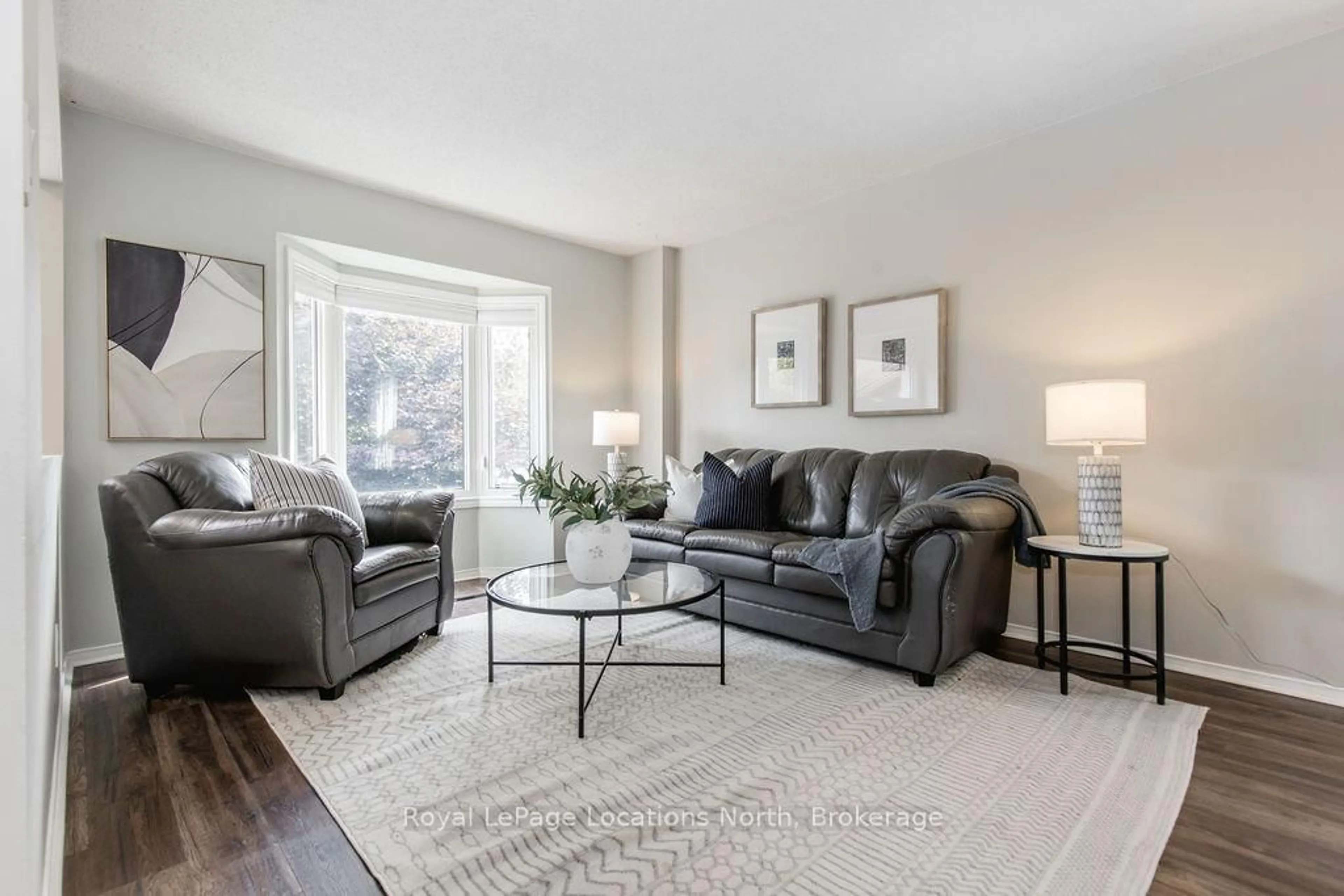 Living room with furniture, unknown for 52 ROYAL BEECH Dr, Wasaga Beach Ontario L0L 2P0