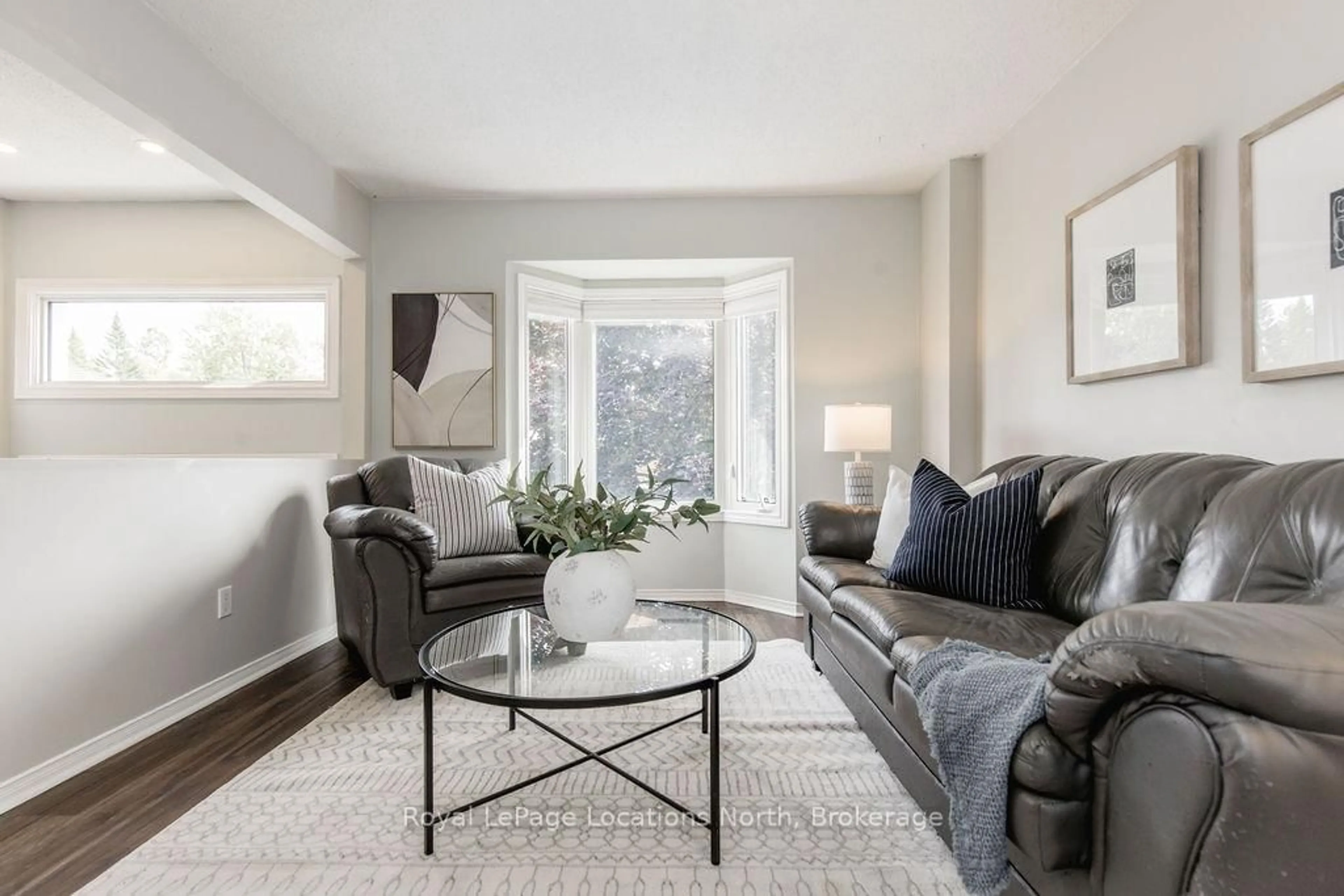 Living room with furniture, unknown for 52 ROYAL BEECH Dr, Wasaga Beach Ontario L0L 2P0