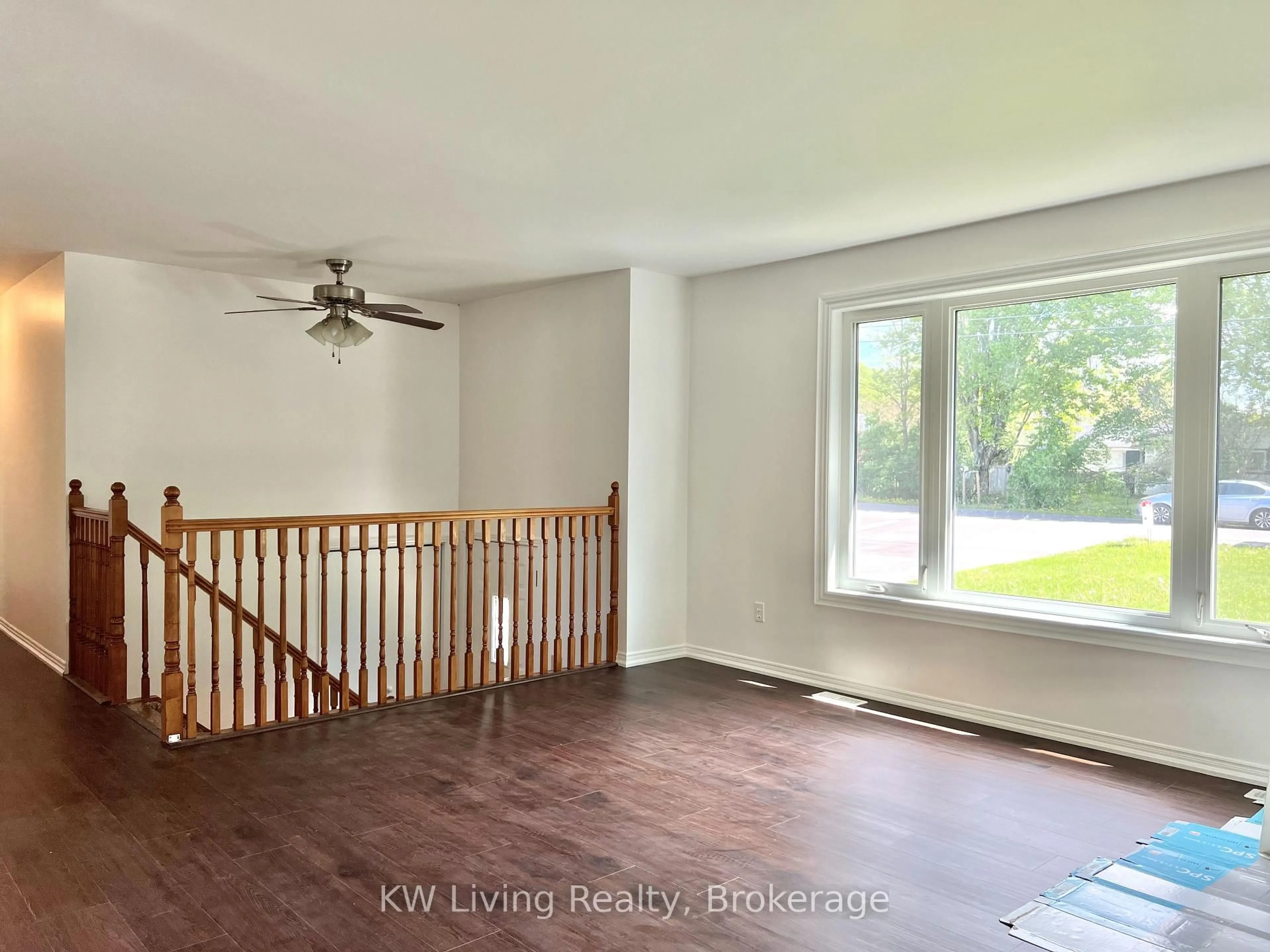 A pic of a room for 216 Foster Dr, Barrie Ontario L4N 3X8