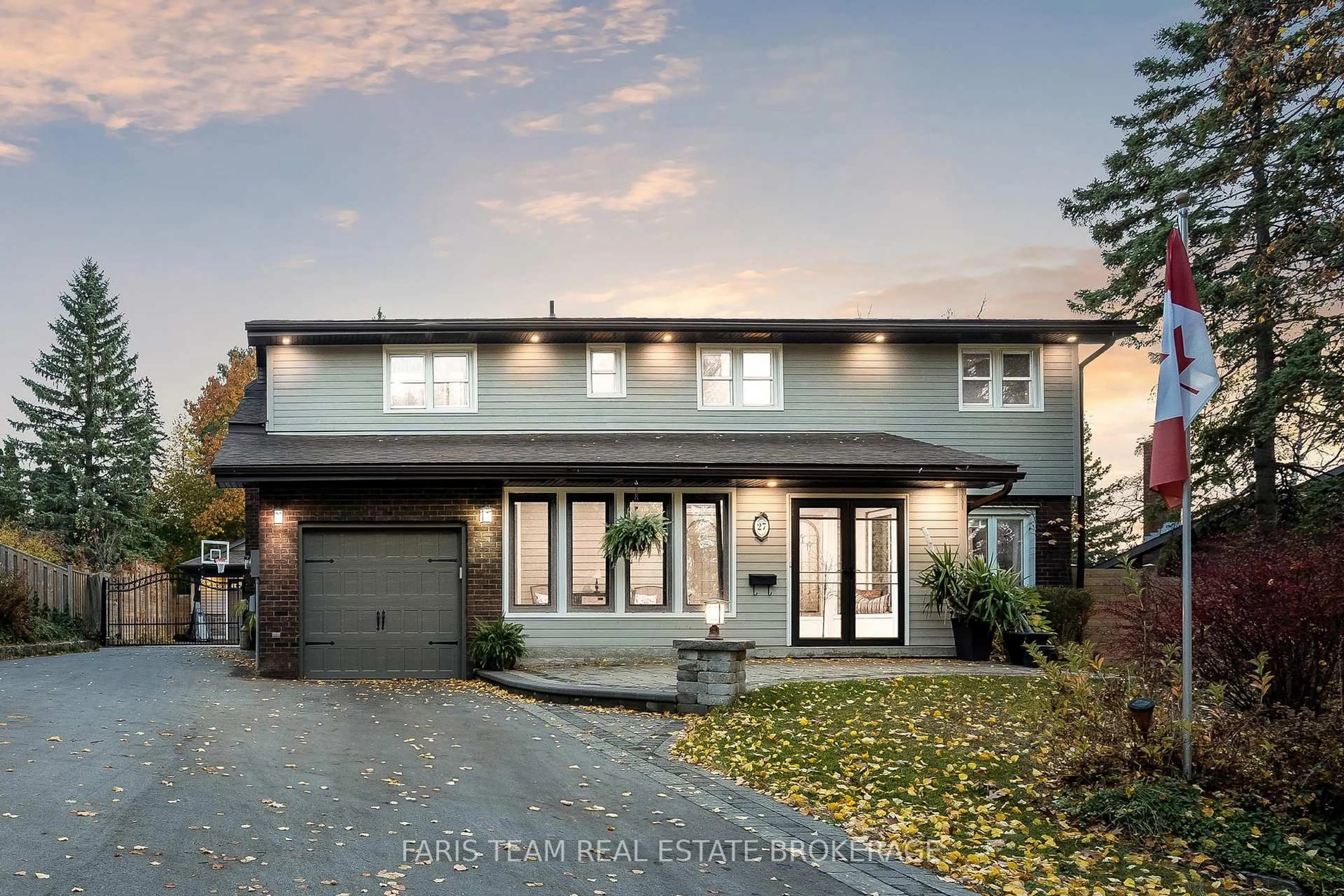 Home with brick exterior material, street for 27 Garrett Cres, Barrie Ontario L4M 5K7