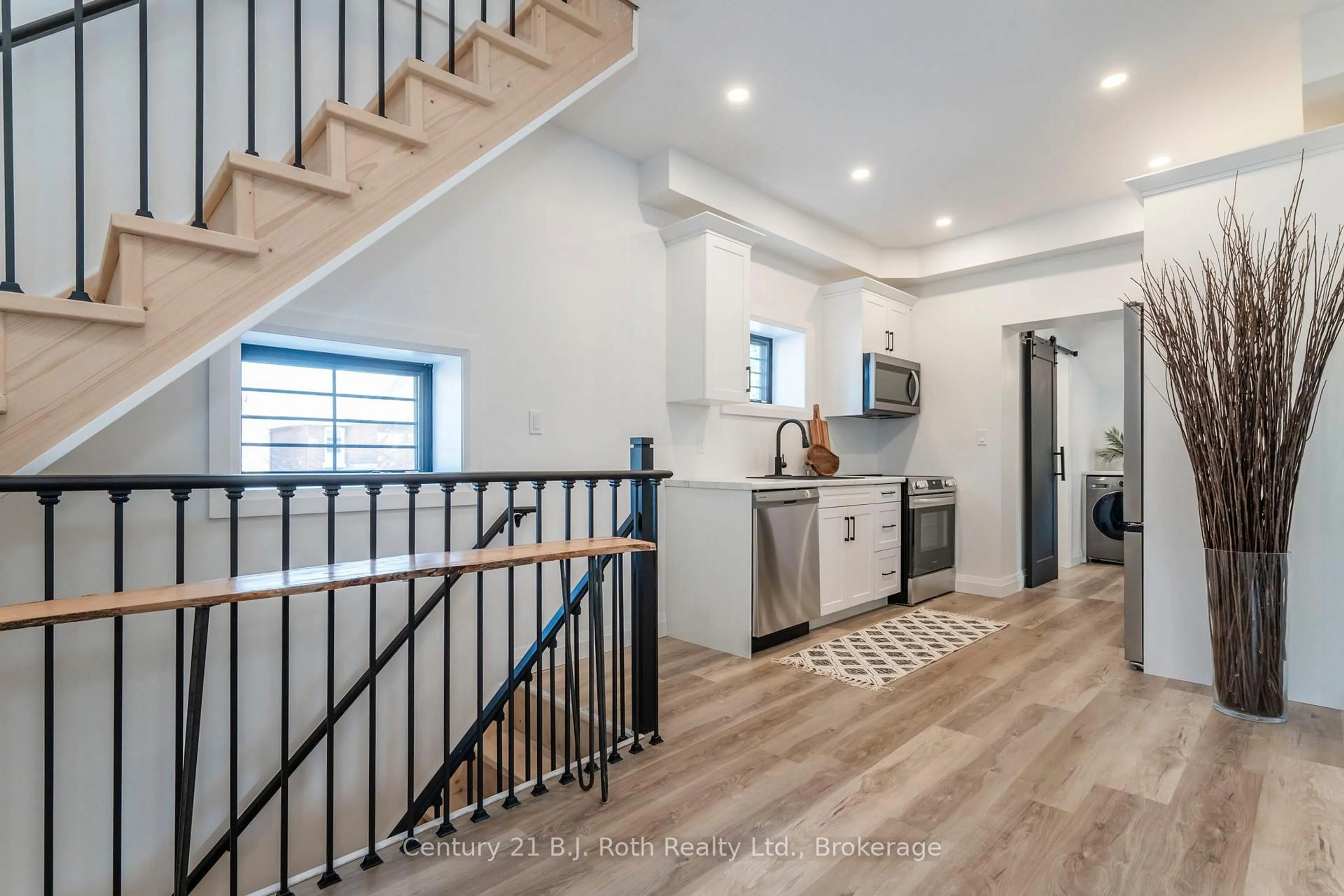 Open concept kitchen, unknown for 339 First St, Midland Ontario L4R 3P3