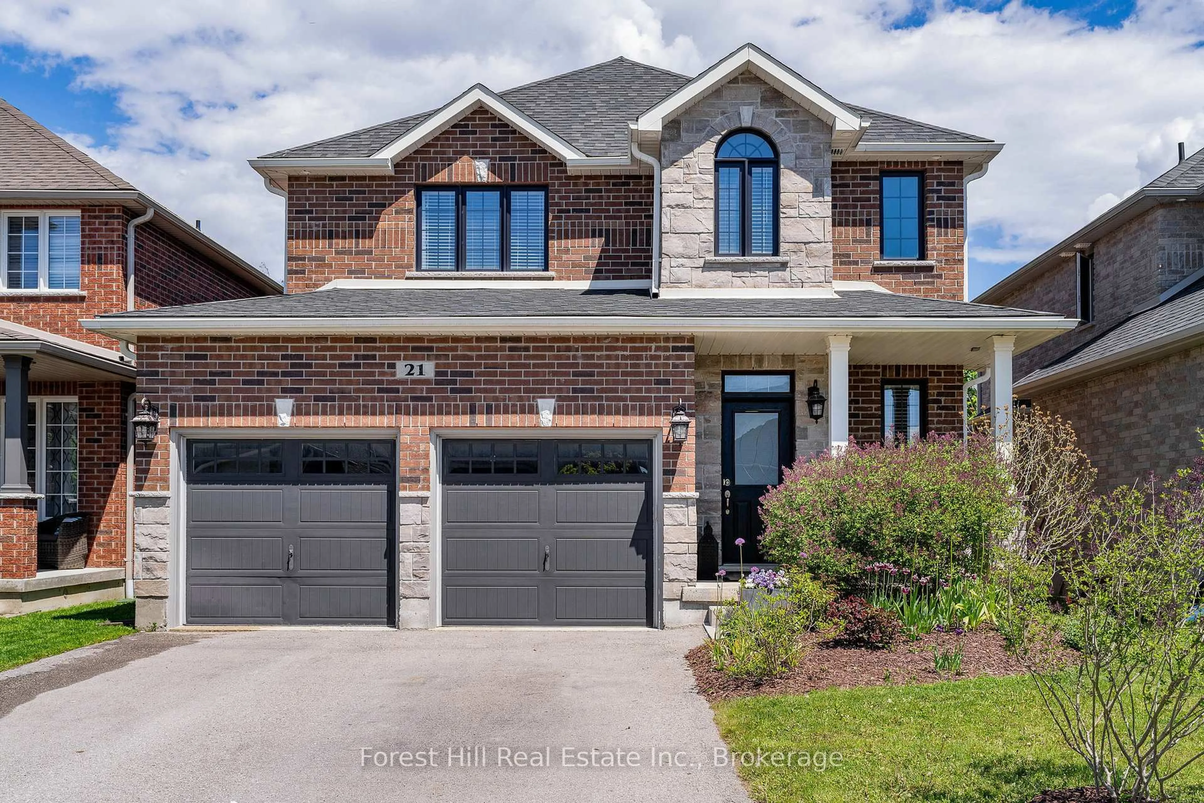 Home with brick exterior material, street for 21 Marta Cres, Barrie Ontario L4N 3N6