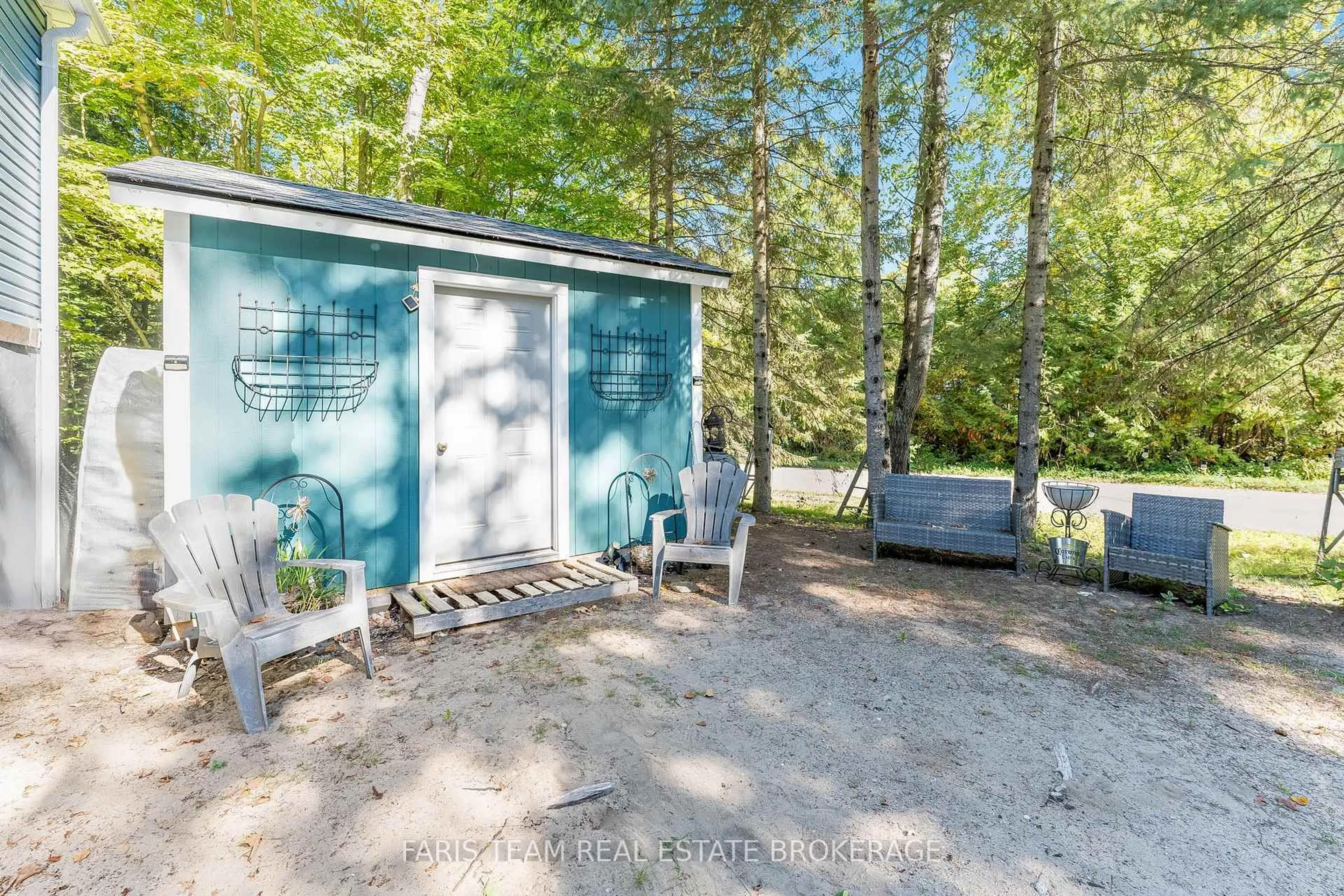 Shed for 43 Manitou Cres, Tiny Ontario L9M 0C6