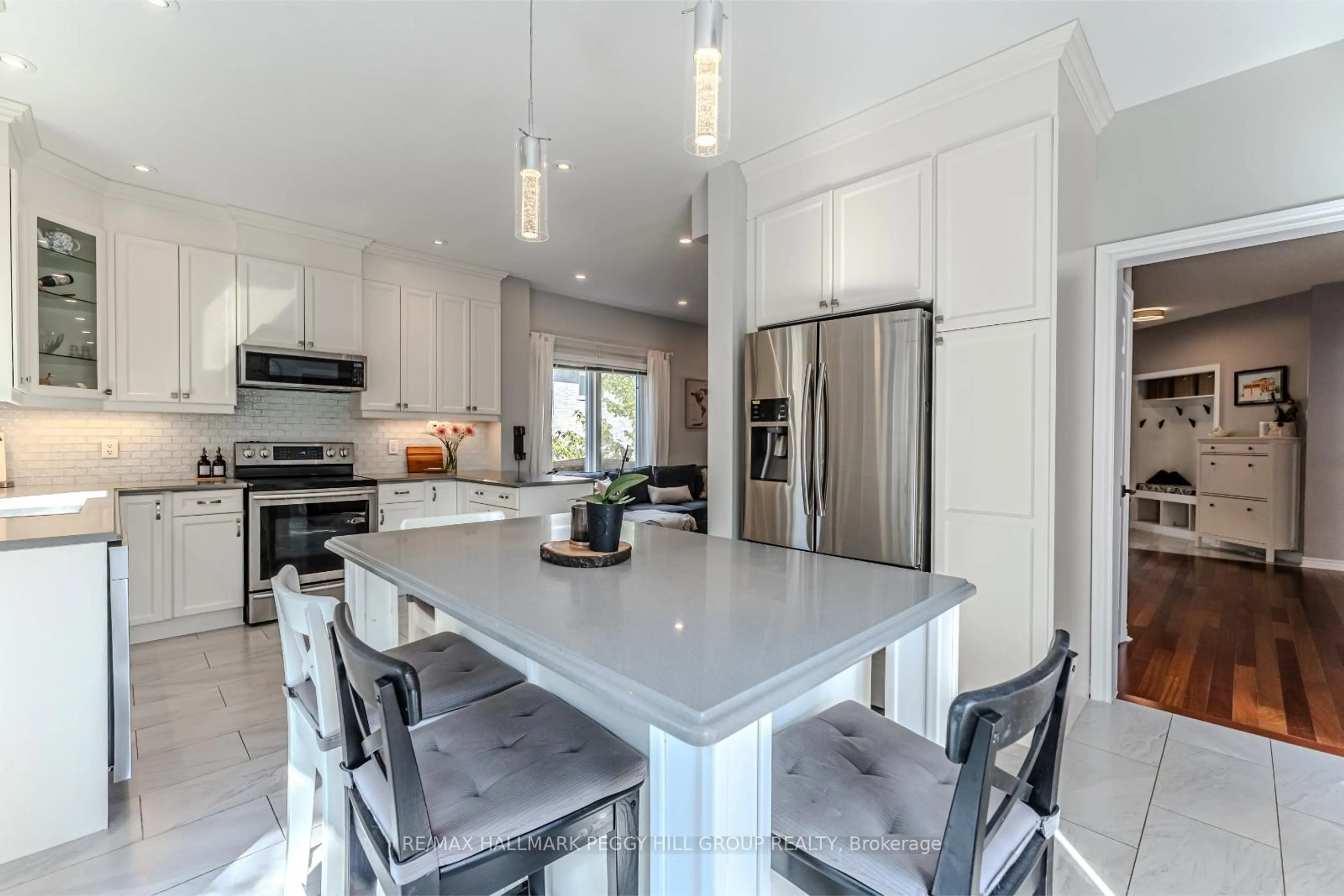 Open concept kitchen, unknown for 6 Laurelwood Lane, Barrie Ontario L4N 0Z8