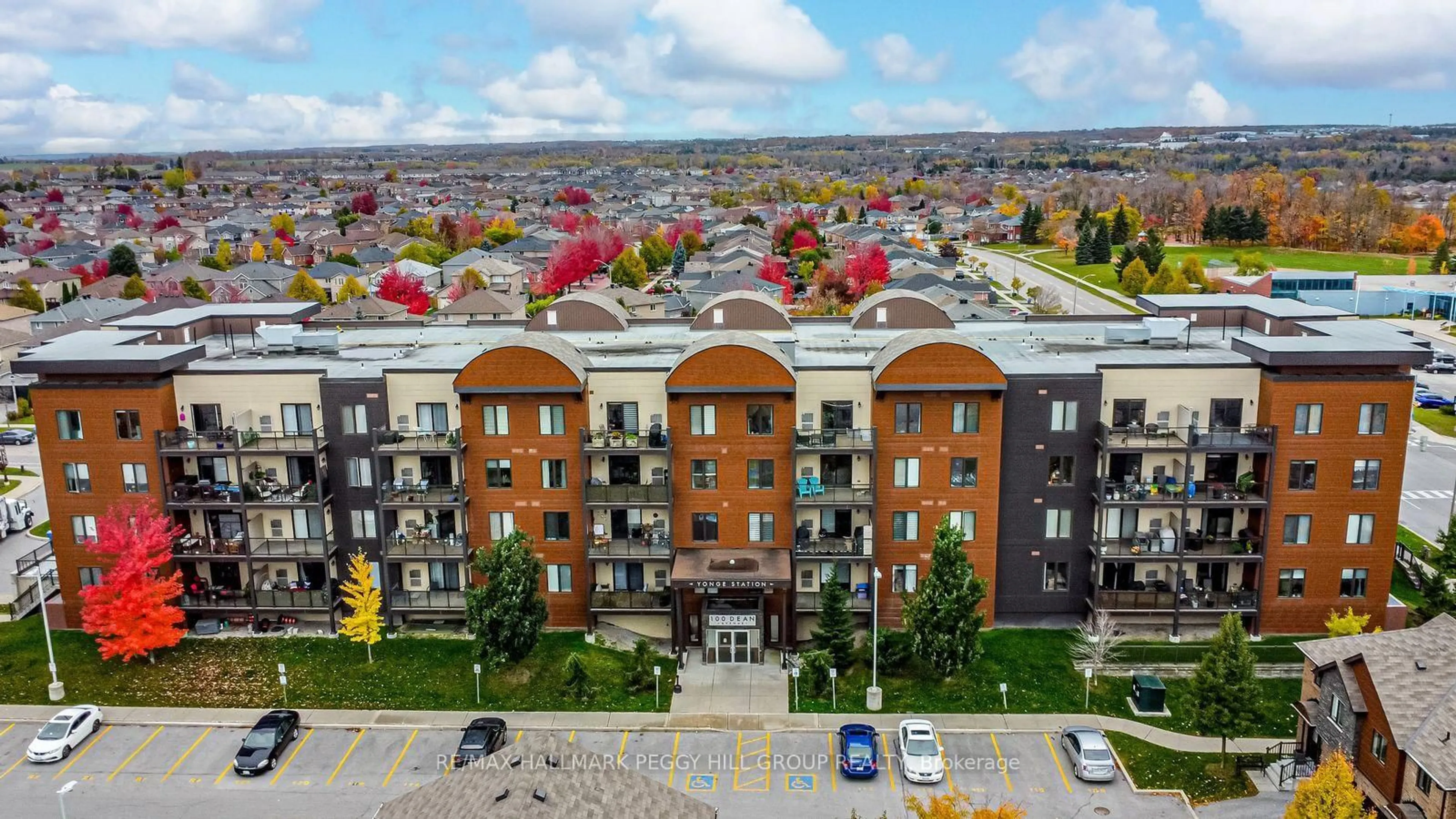 A pic from outside/outdoor area/front of a property/back of a property/a pic from drone, unknown for 100 Dean Ave #110, Barrie Ontario L9J 0H1