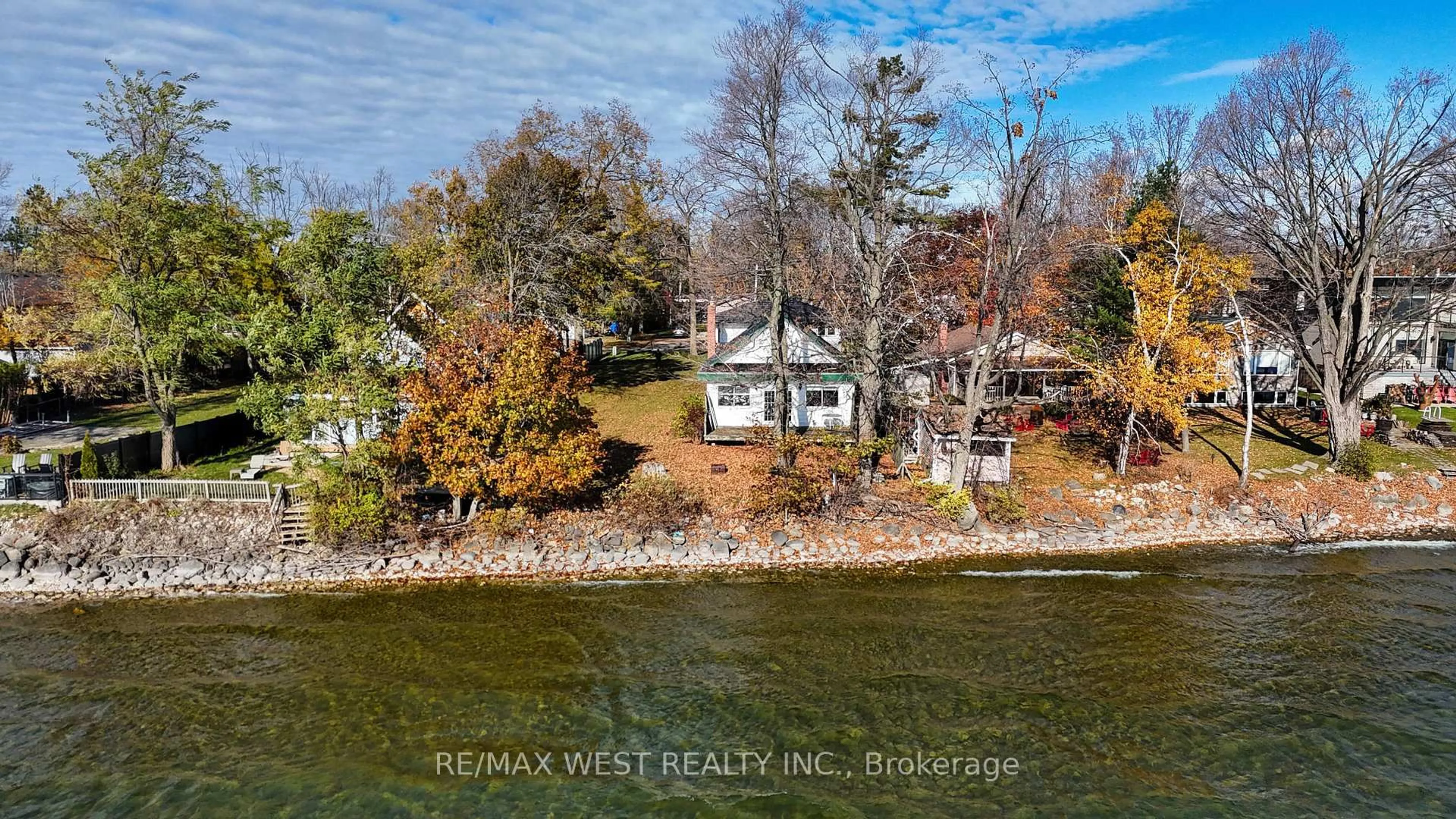 A pic from outside/outdoor area/front of a property/back of a property/a pic from drone, water/lake/river/ocean view for 19 Olive Cres, Orillia Ontario L3V 1E9